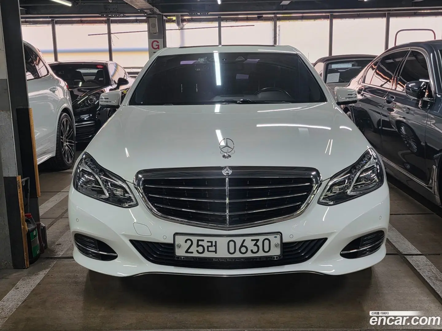 Main__Slider__Photo:E-Class Mercedes-Benz 2015.11-0