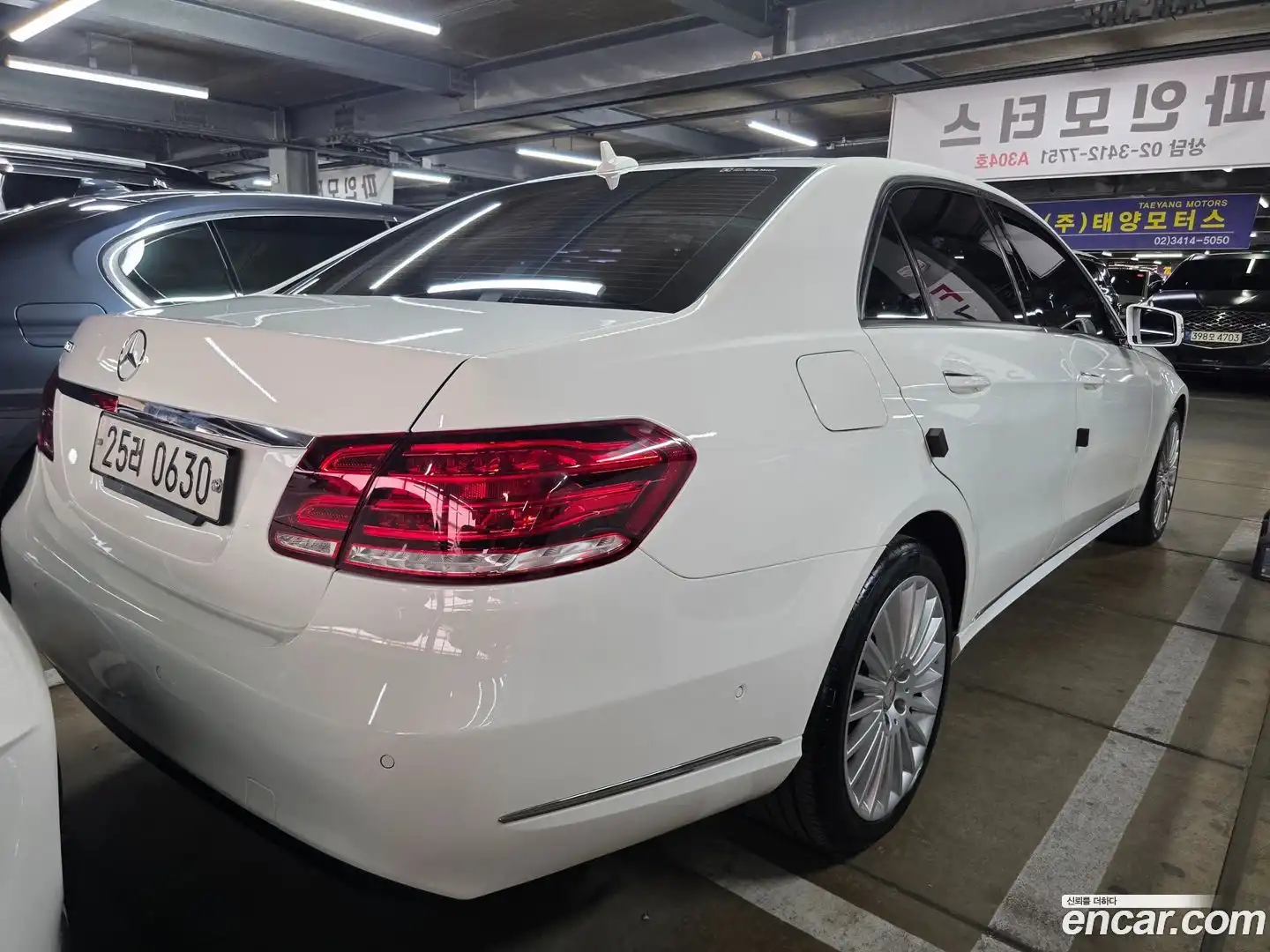 E-Class Mercedes-Benz 2015.11-OPTION-015