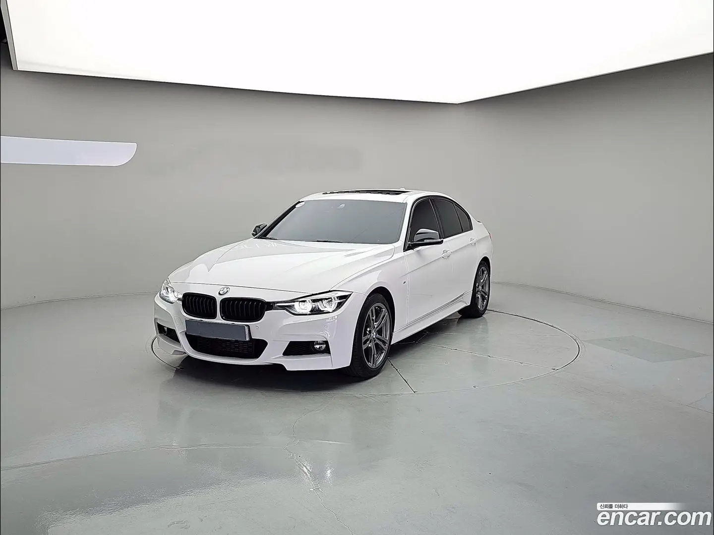 Main__Slider__Photo:3-Series BMW 2018.11-0