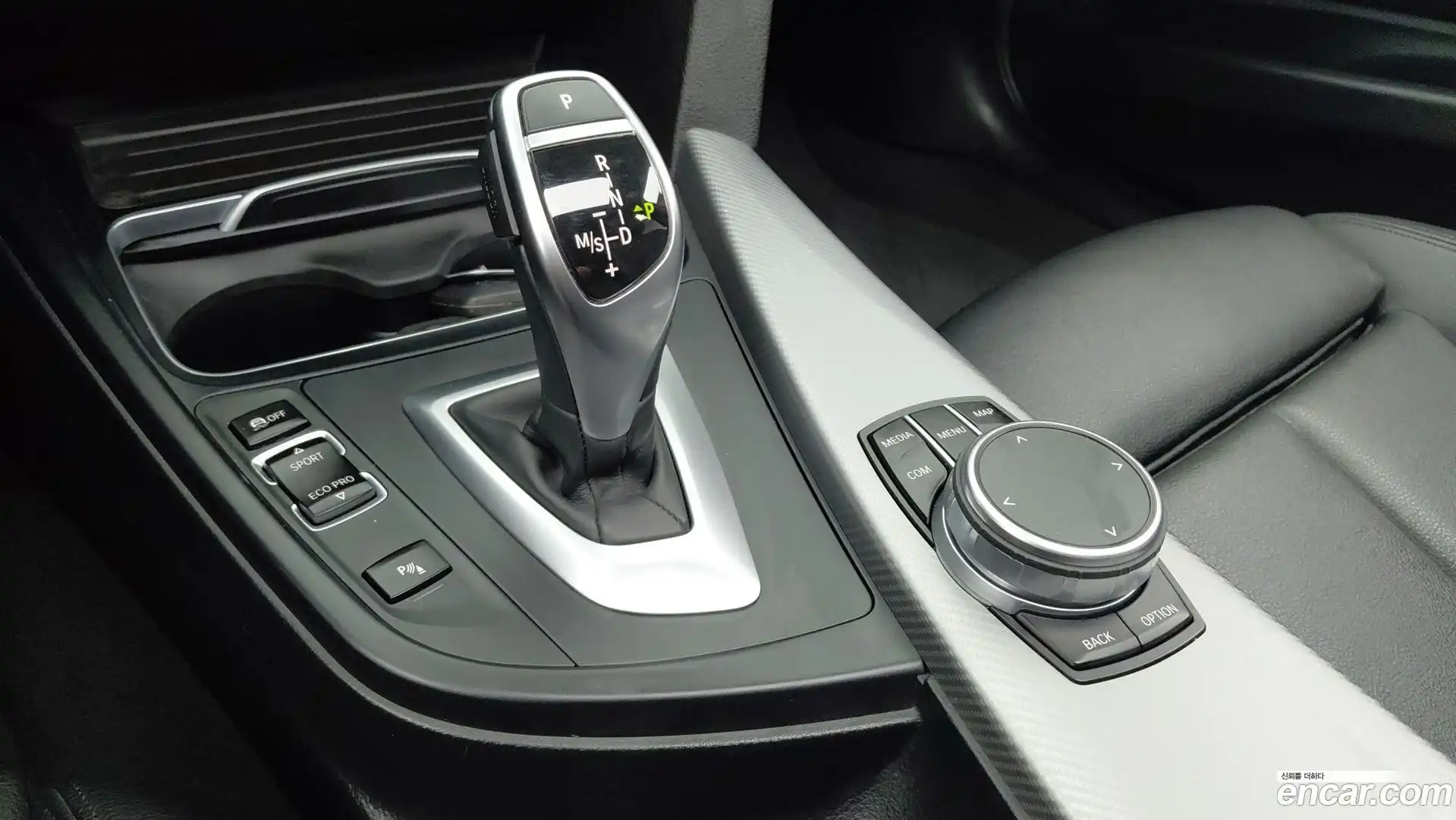 3-Series BMW 2018.11-INNER-009
