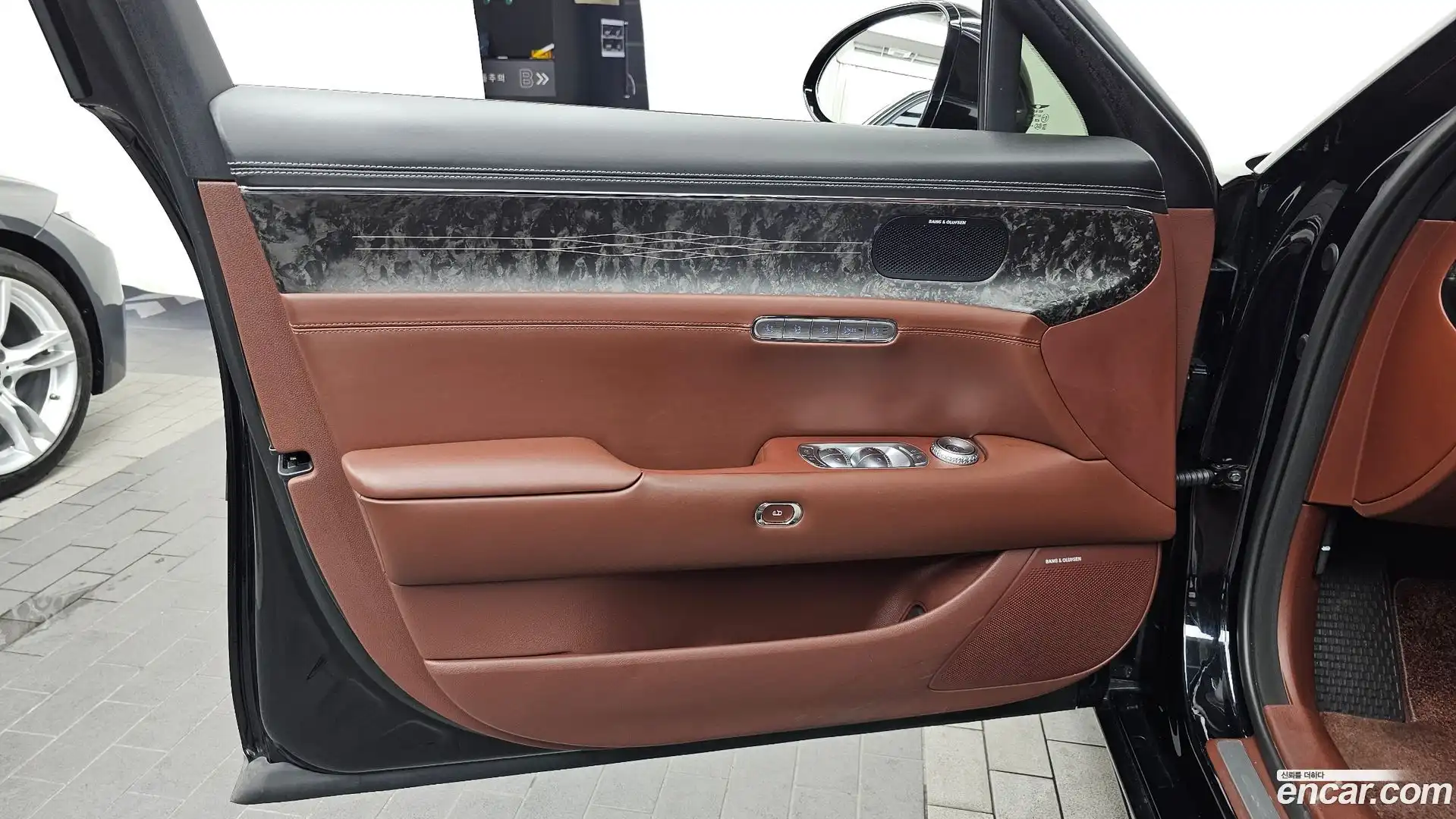 G90 Genesis 2023.2-INNER-034
