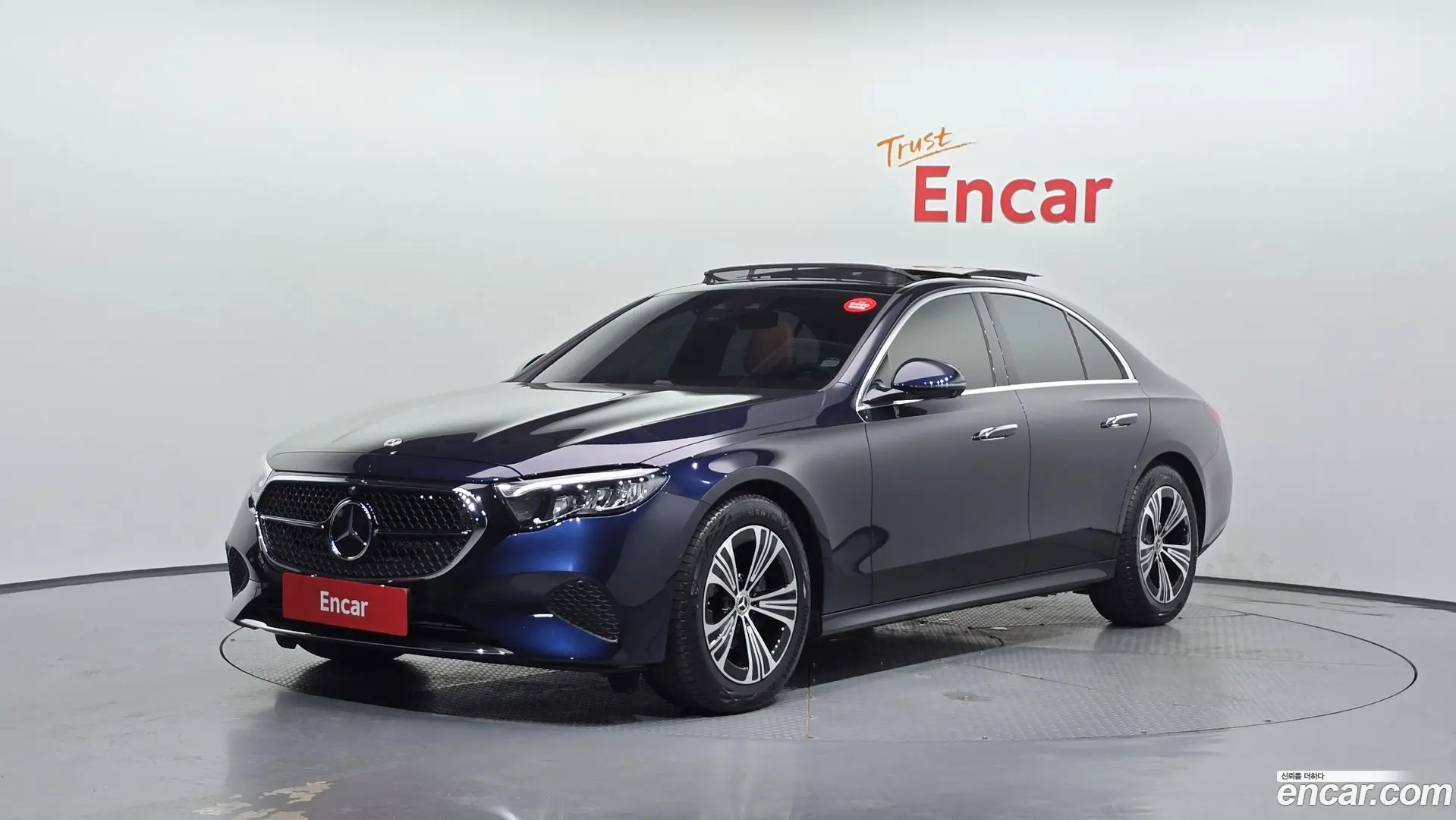 Main__Slider__Photo:E-Class Mercedes-Benz 2025.6-0