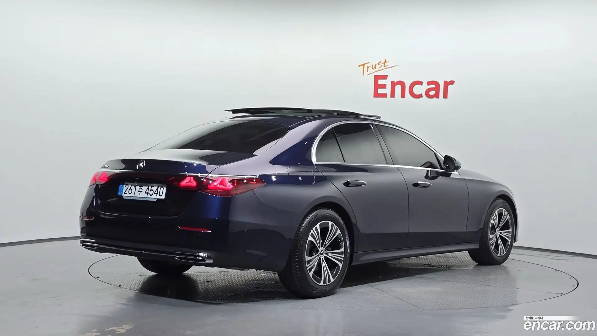 E-Class Mercedes-Benz 2025.6-OUTER-002