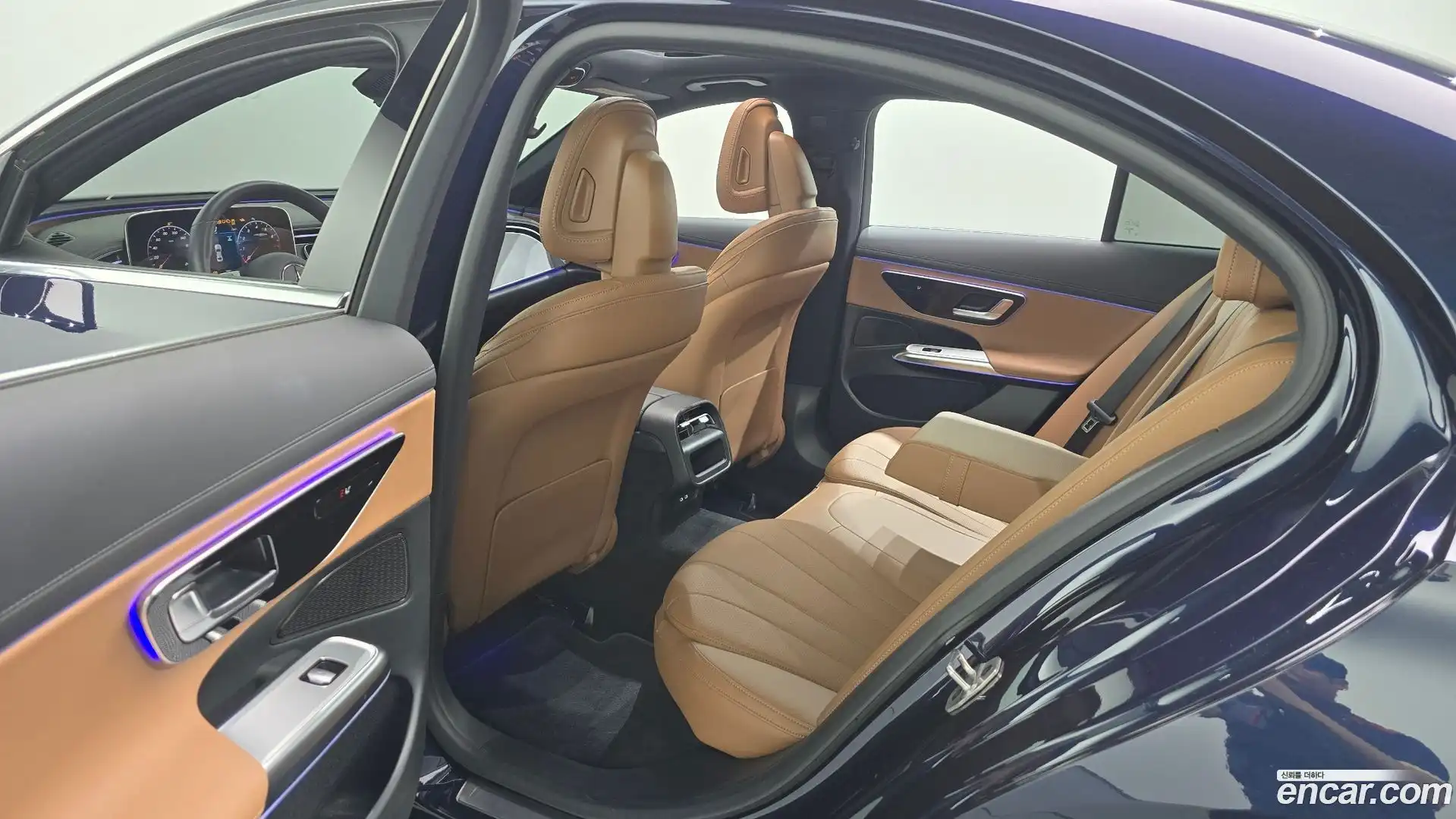 E-Class Mercedes-Benz 2025.6-OPTION-016