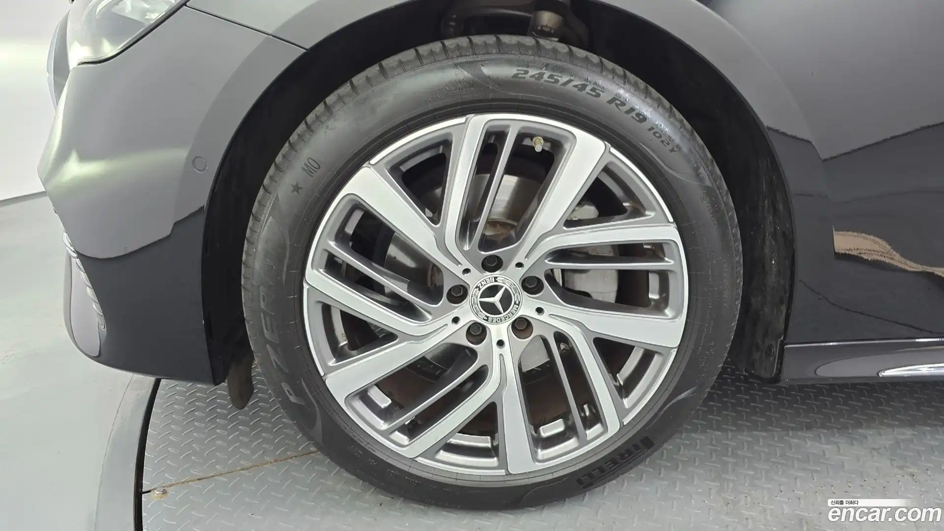 E-Class Mercedes-Benz 2025.6-OUTER-005