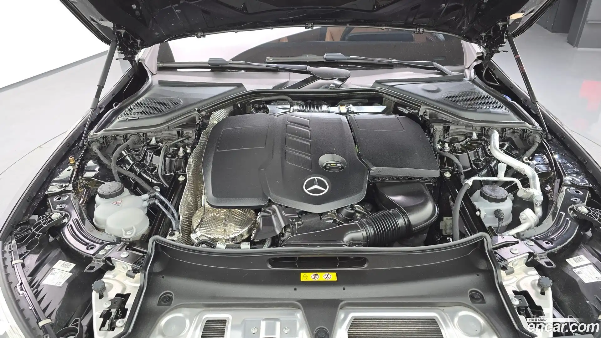 E-Class Mercedes-Benz 2025.6-OUTER-006