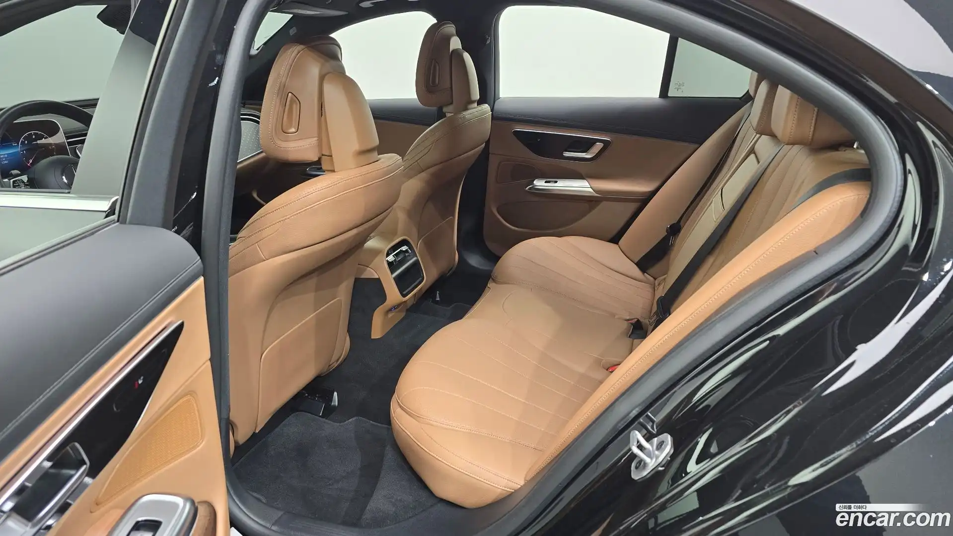 E-Class Mercedes-Benz 2025.6-OPTION-015
