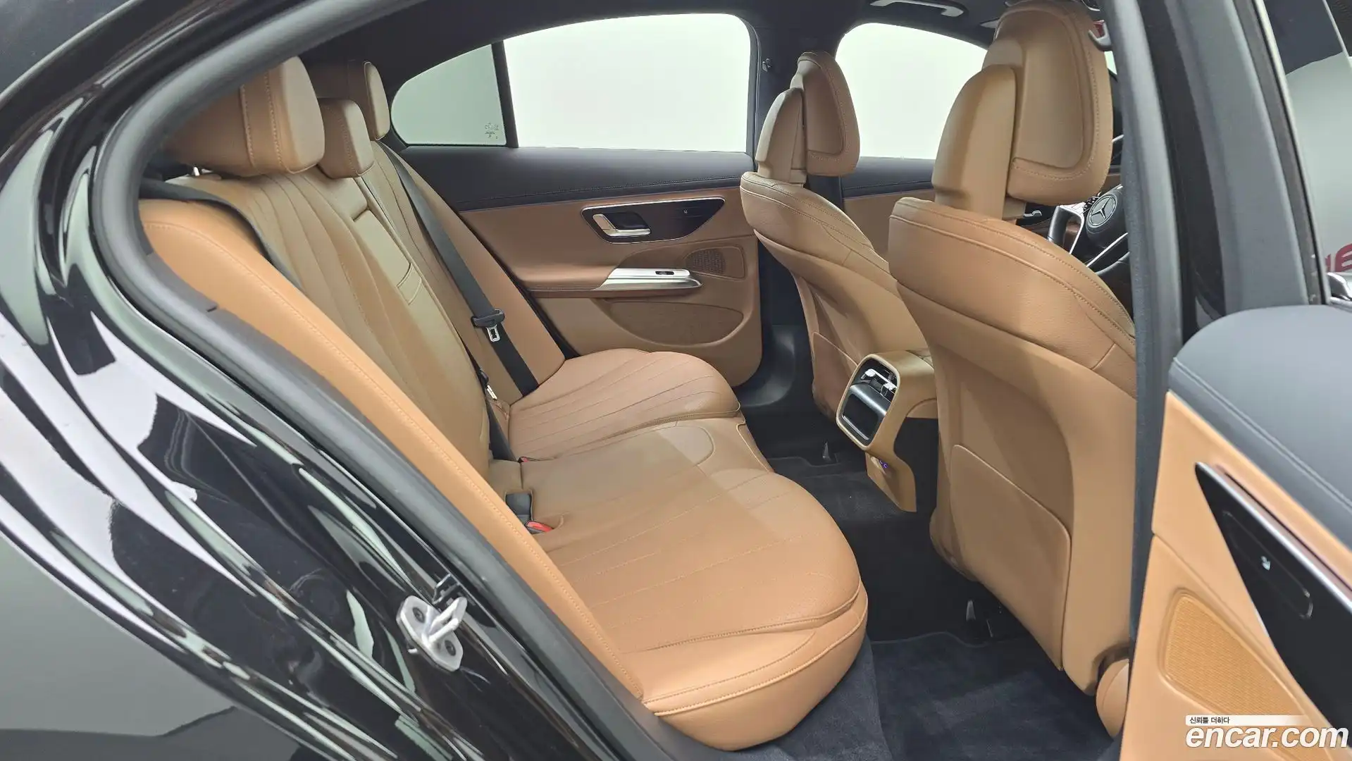 E-Class Mercedes-Benz 2025.6-OPTION-024