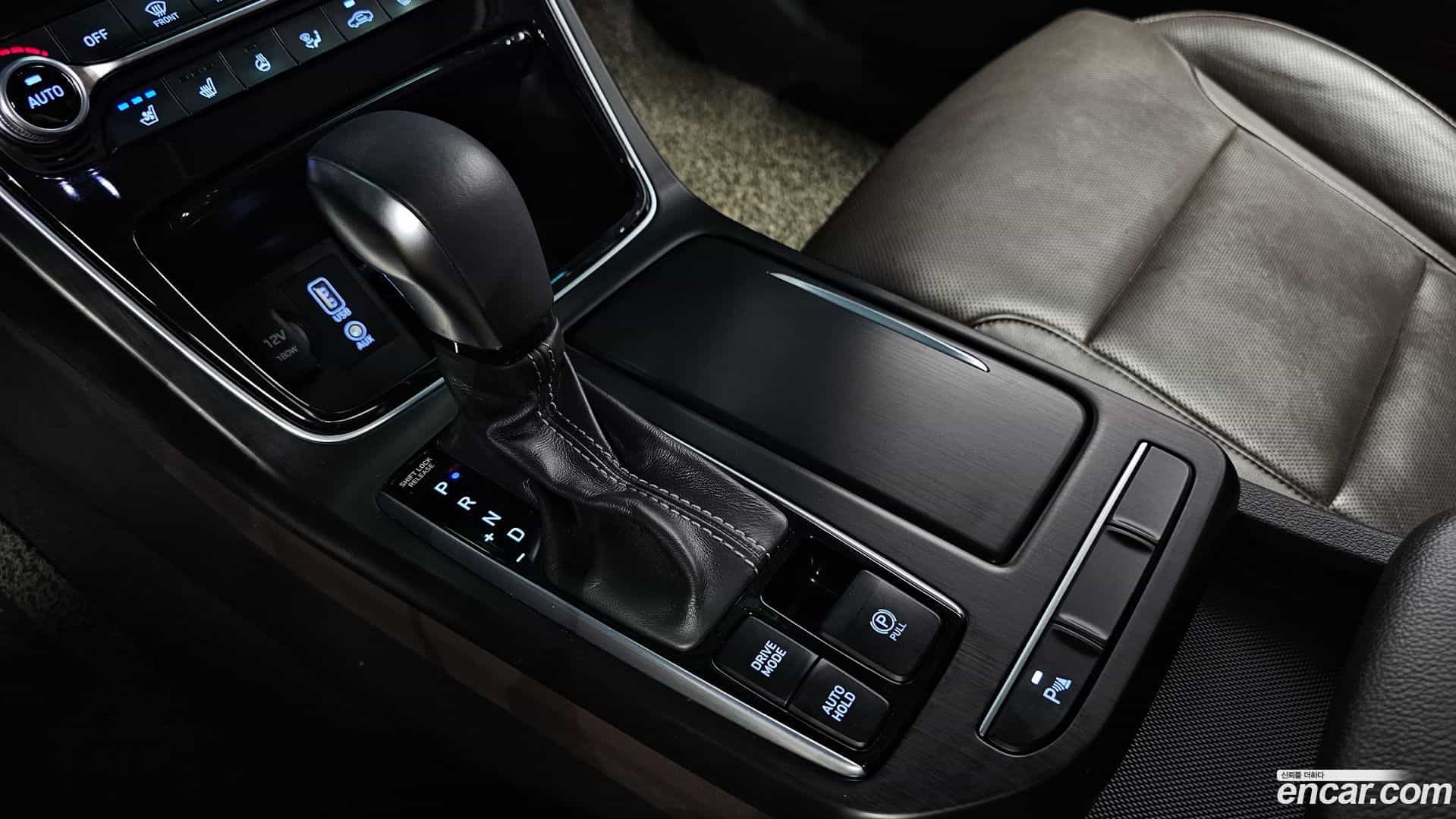 Grandeur Hyundai 2017.5-INNER-009