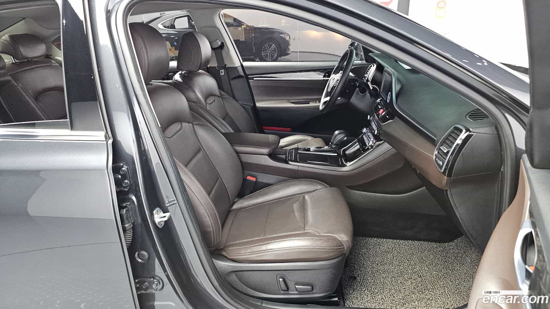 Grandeur Hyundai 2017.5-INNER-010