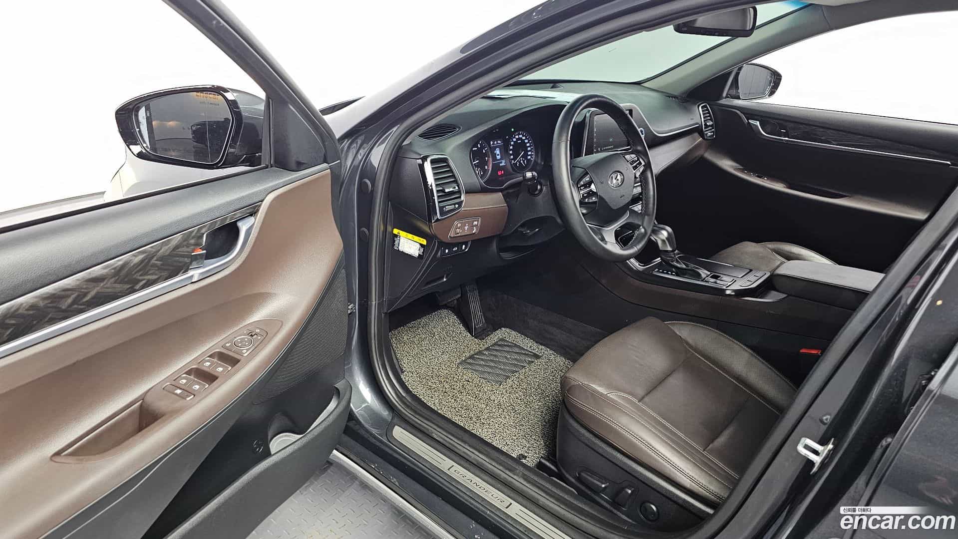 Grandeur Hyundai 2017.5-OPTION-015