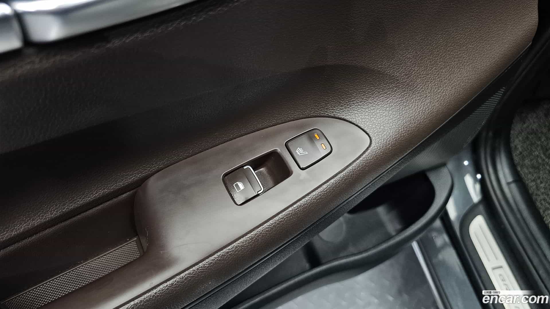Grandeur Hyundai 2017.5-OPTION-023