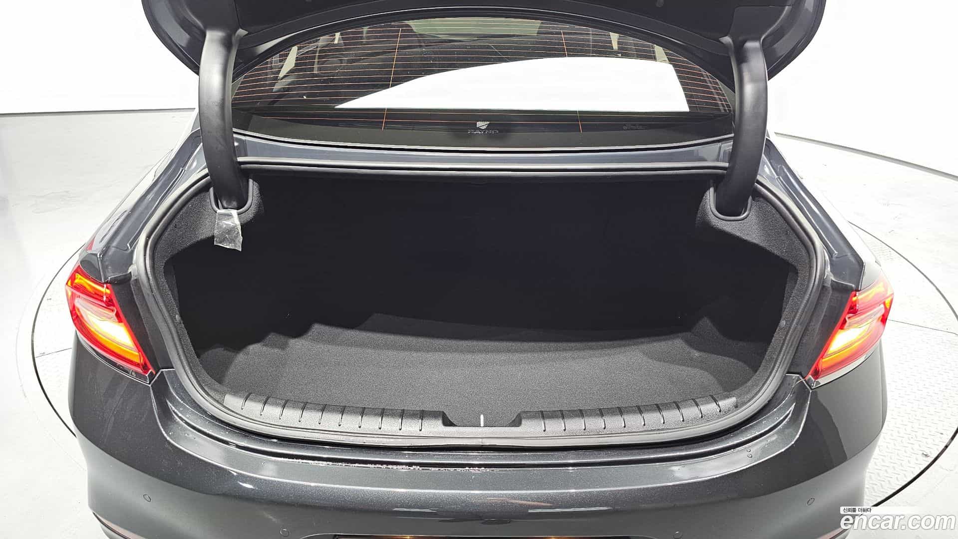 Grandeur Hyundai 2017.5-OPTION-024