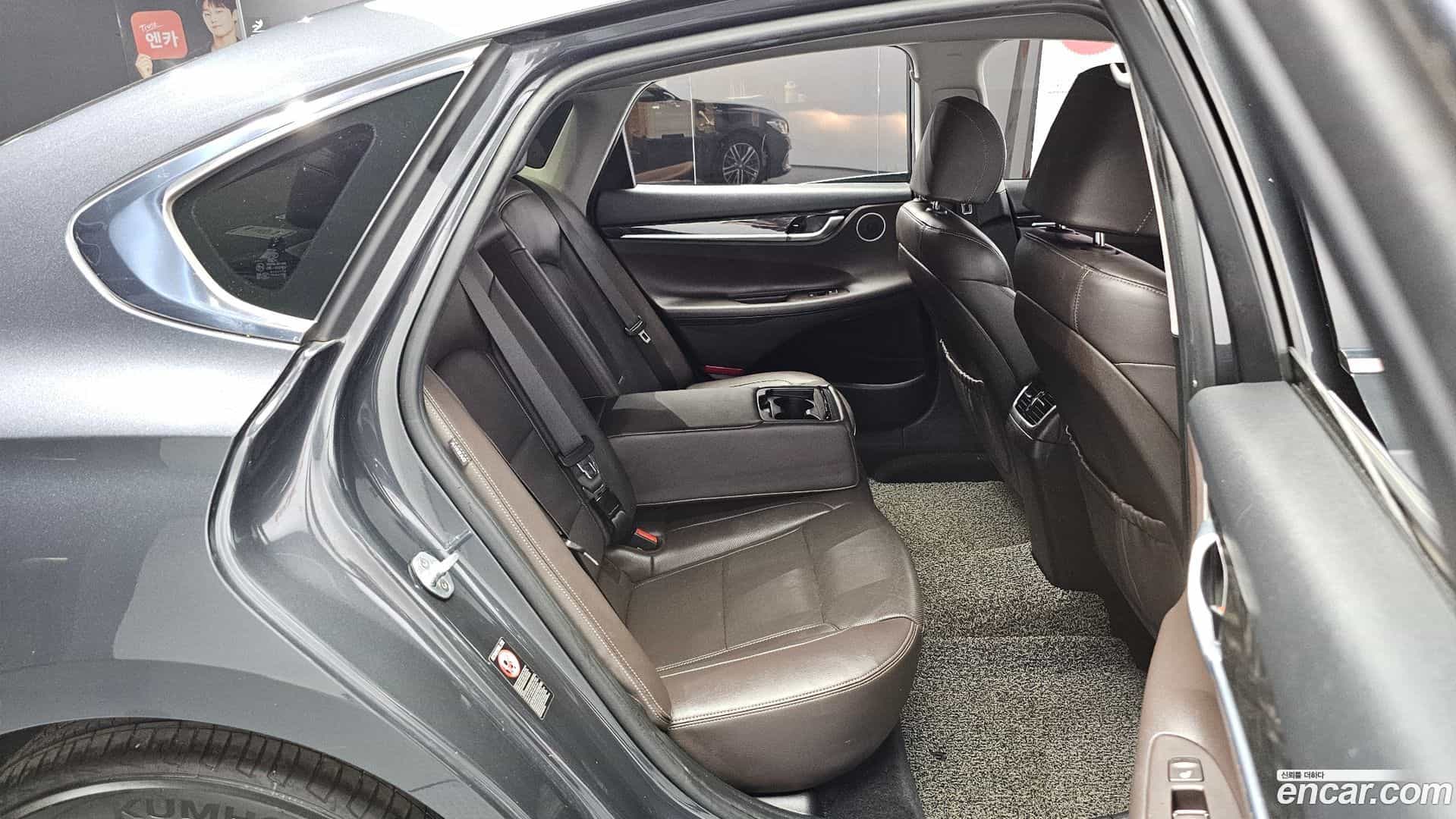 Grandeur Hyundai 2017.5-INNER-036