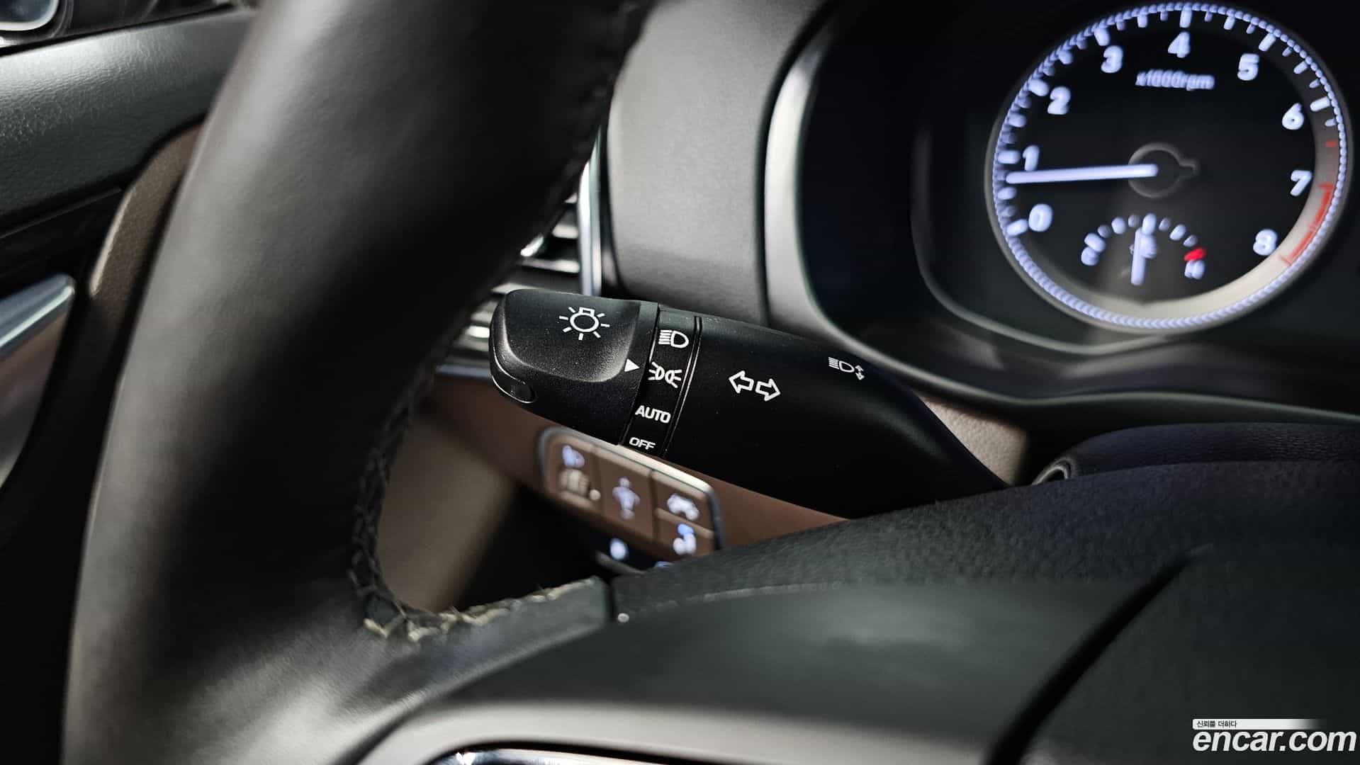 Grandeur Hyundai 2017.5-OPTION-041