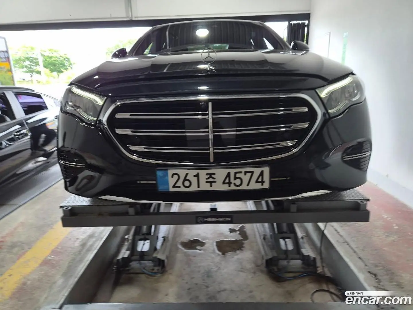 Main__Slider__Photo:E-Class Mercedes-Benz 2025.6-0