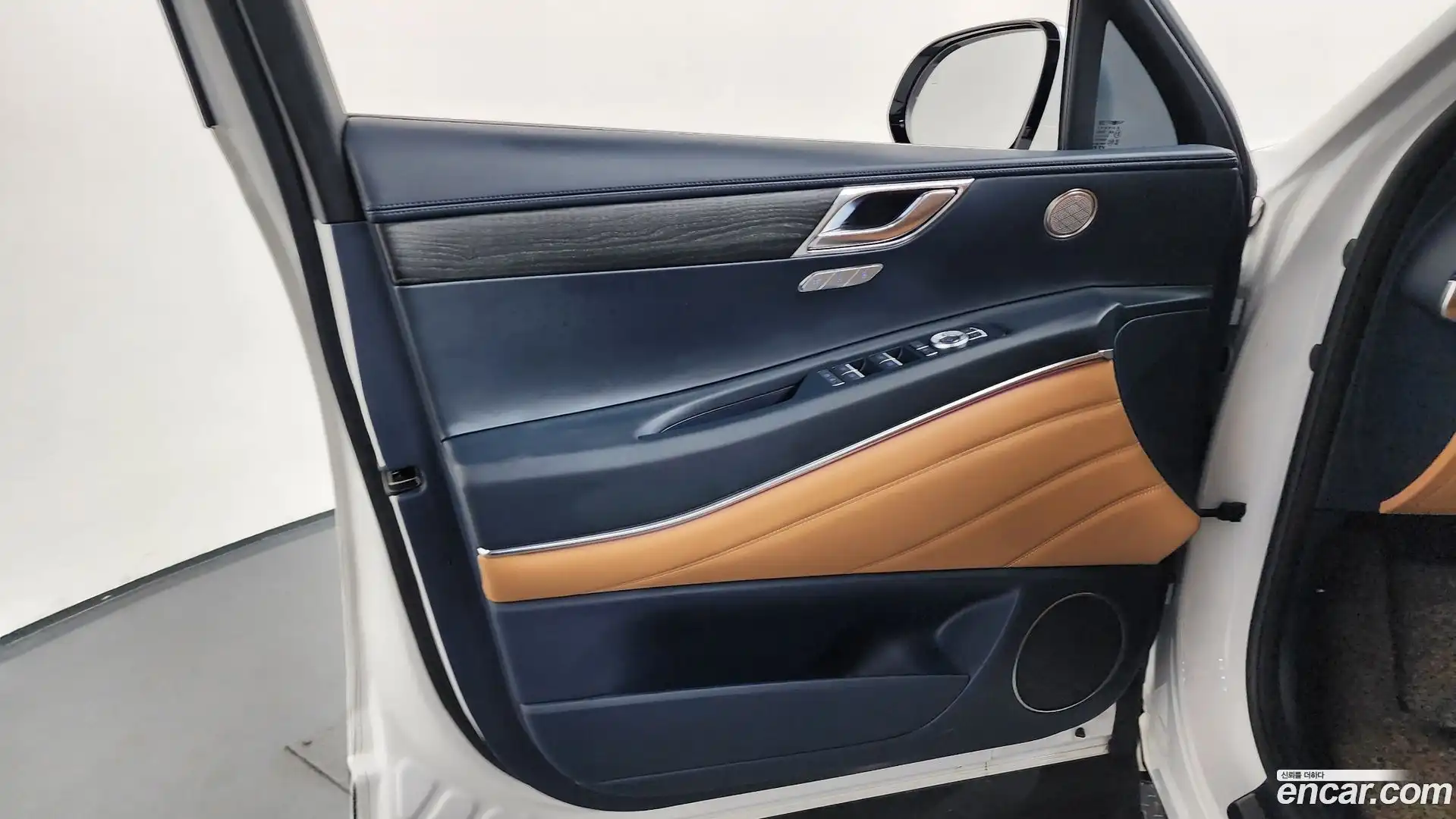 GV80 Genesis 2023.1-INNER-034