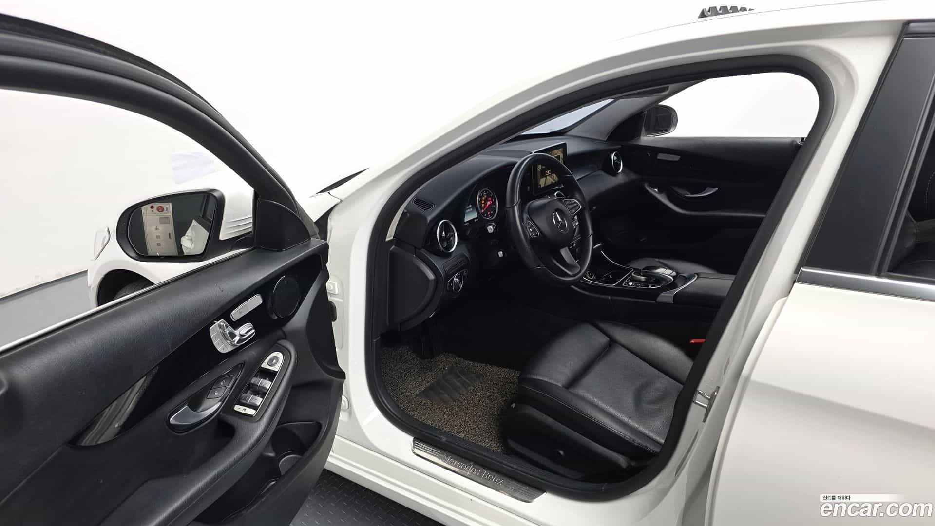 C-Class Mercedes-Benz 2016.10-INNER-010