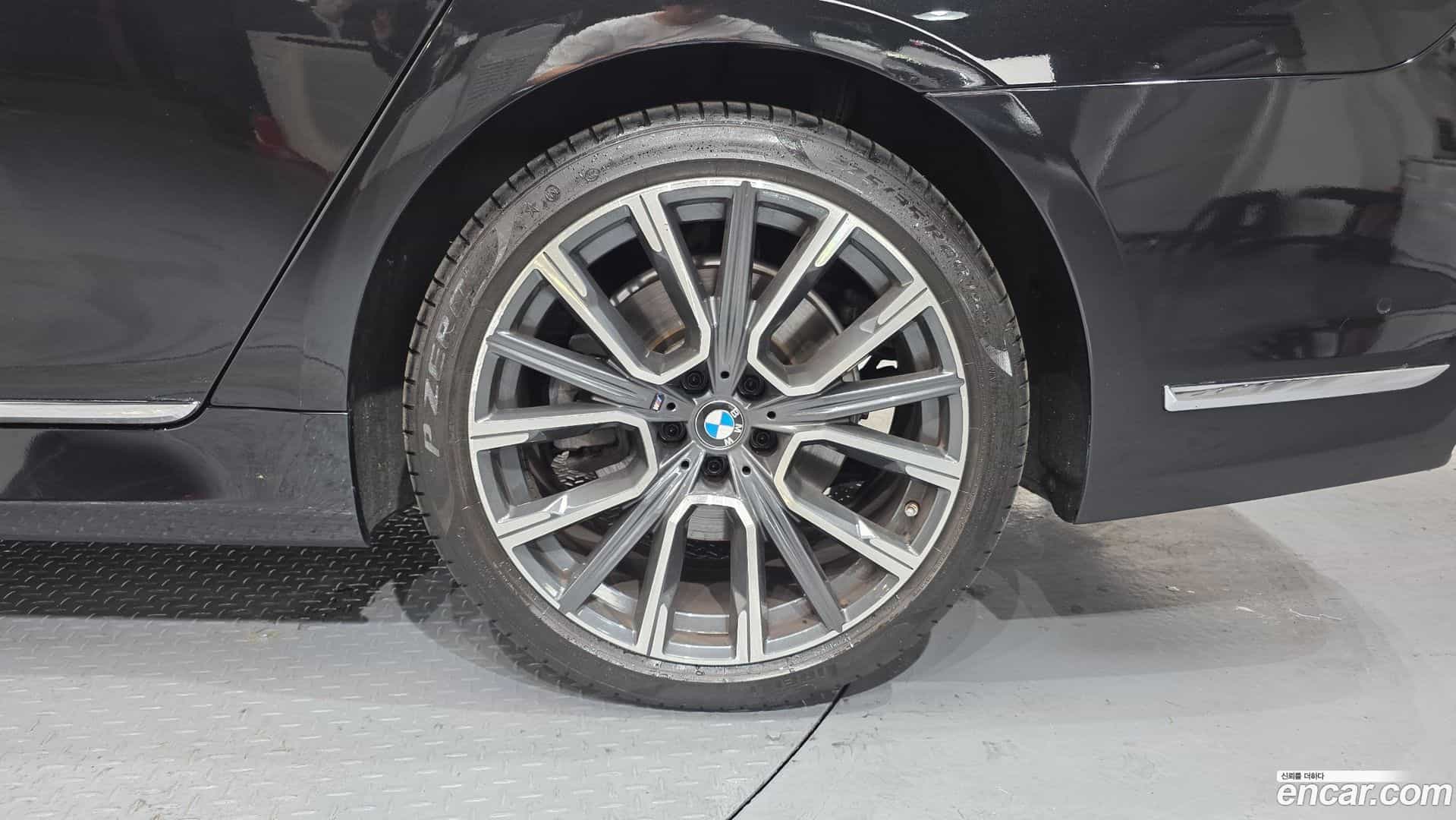 7-Series BMW 2022.1-OUTER-031