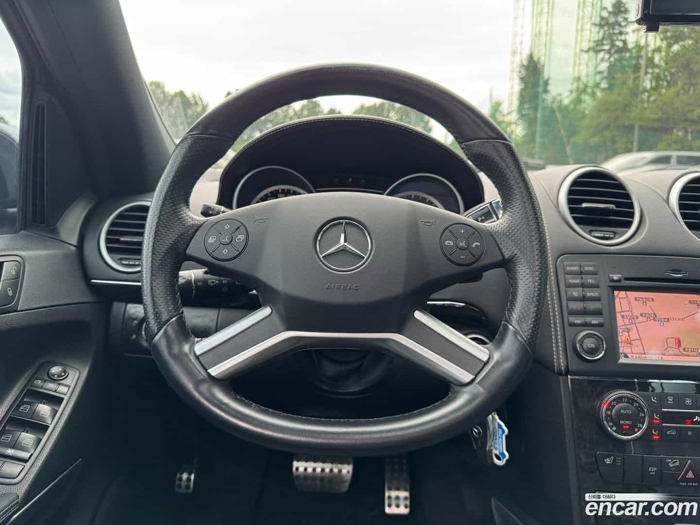 M-class Mercedes-Benz 2011.11-INNER-007