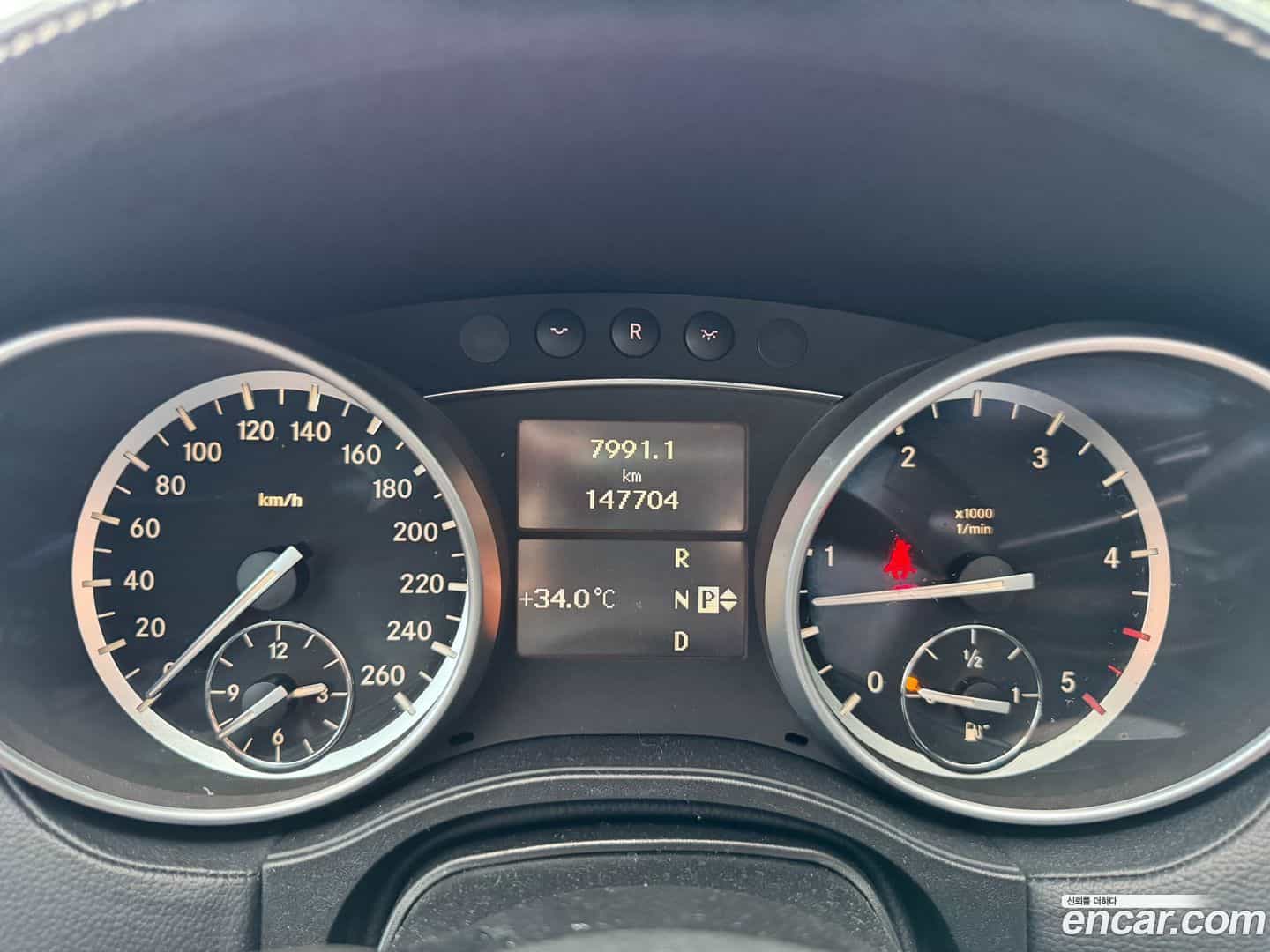 M-class Mercedes-Benz 2011.11-INNER-008