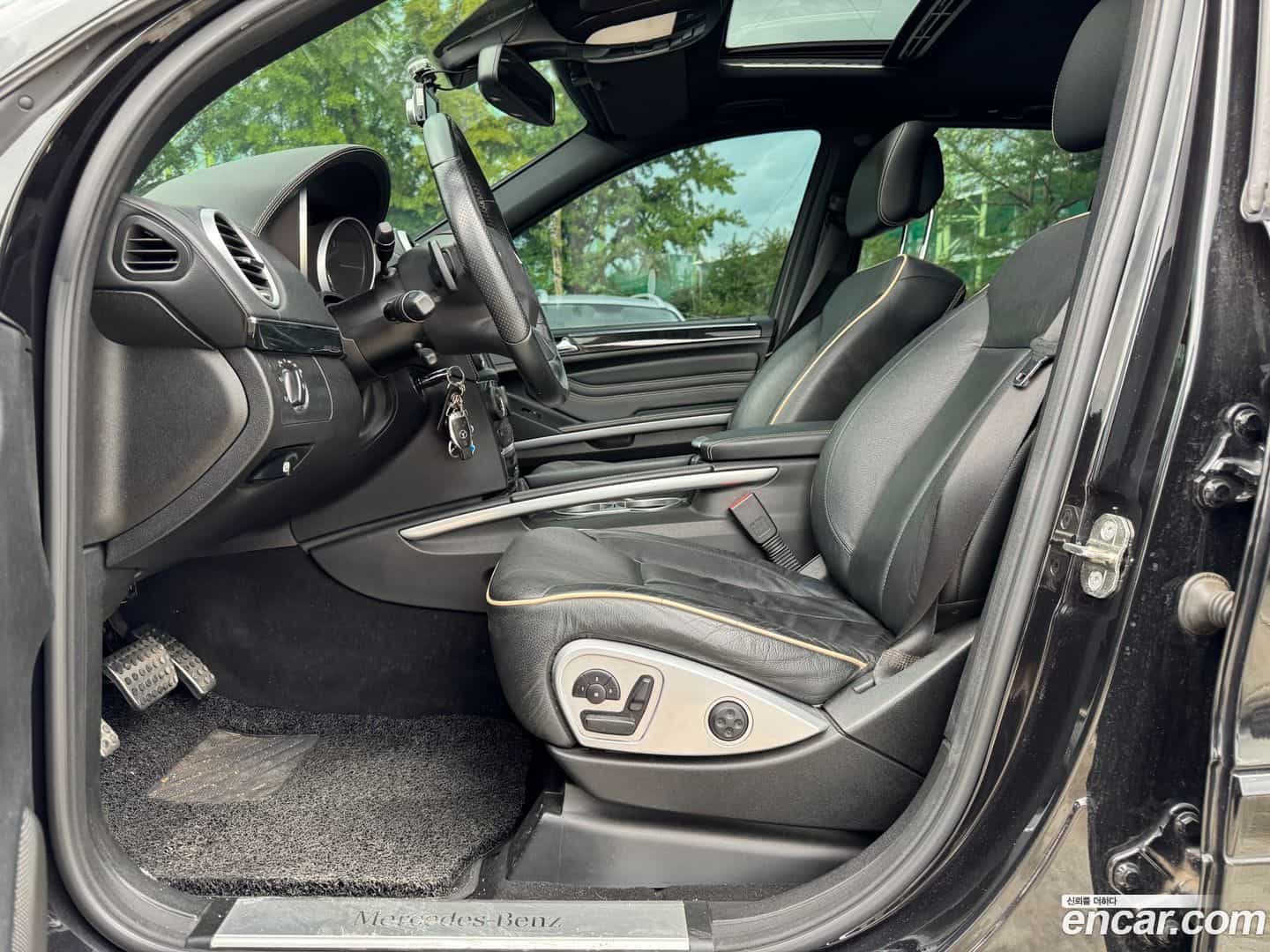 M-class Mercedes-Benz 2011.11-OPTION-017