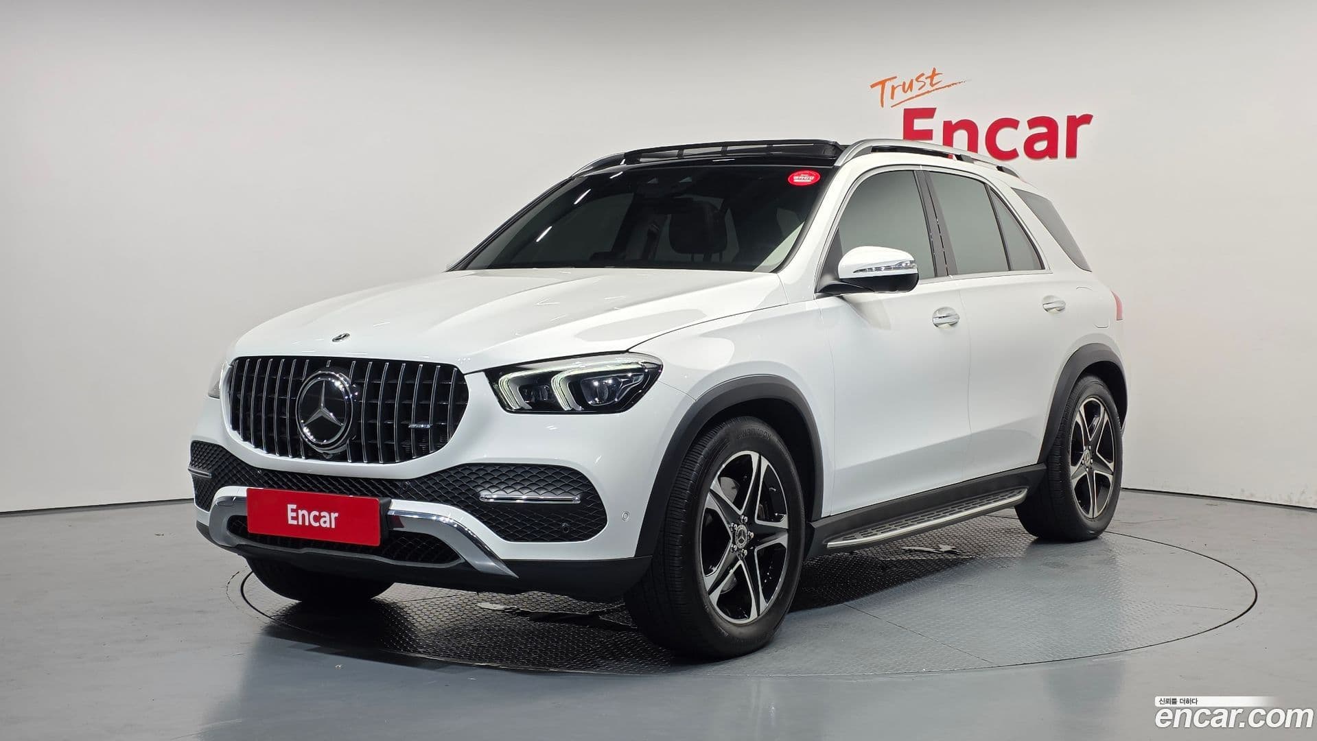 Main__Slider__Photo:GLE-Class Mercedes-Benz 2022.8-0