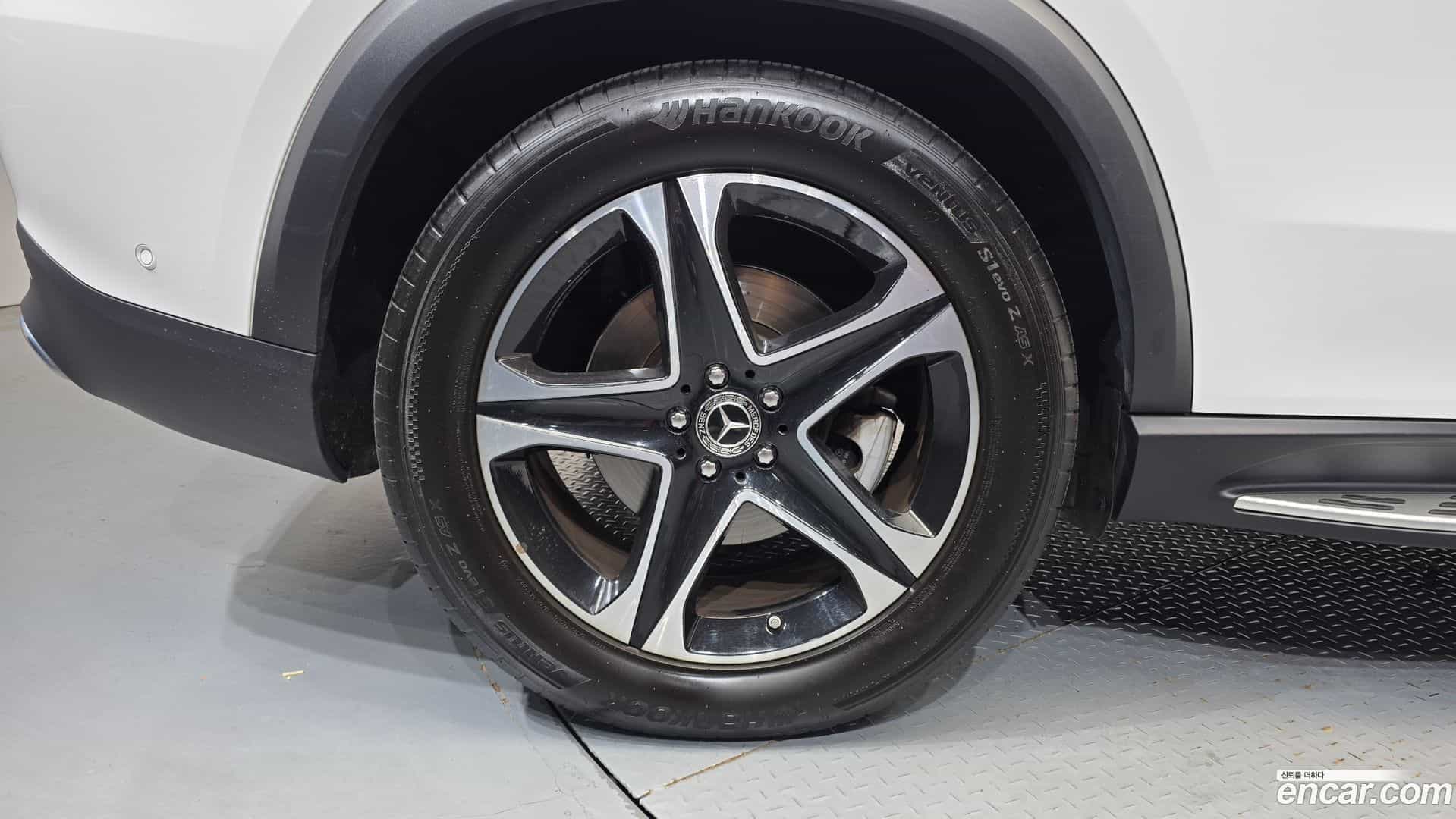 GLE-Class Mercedes-Benz 2022.8-OUTER-005