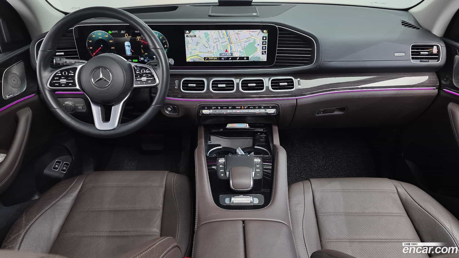 GLE-Class Mercedes-Benz 2022.8-INNER-007