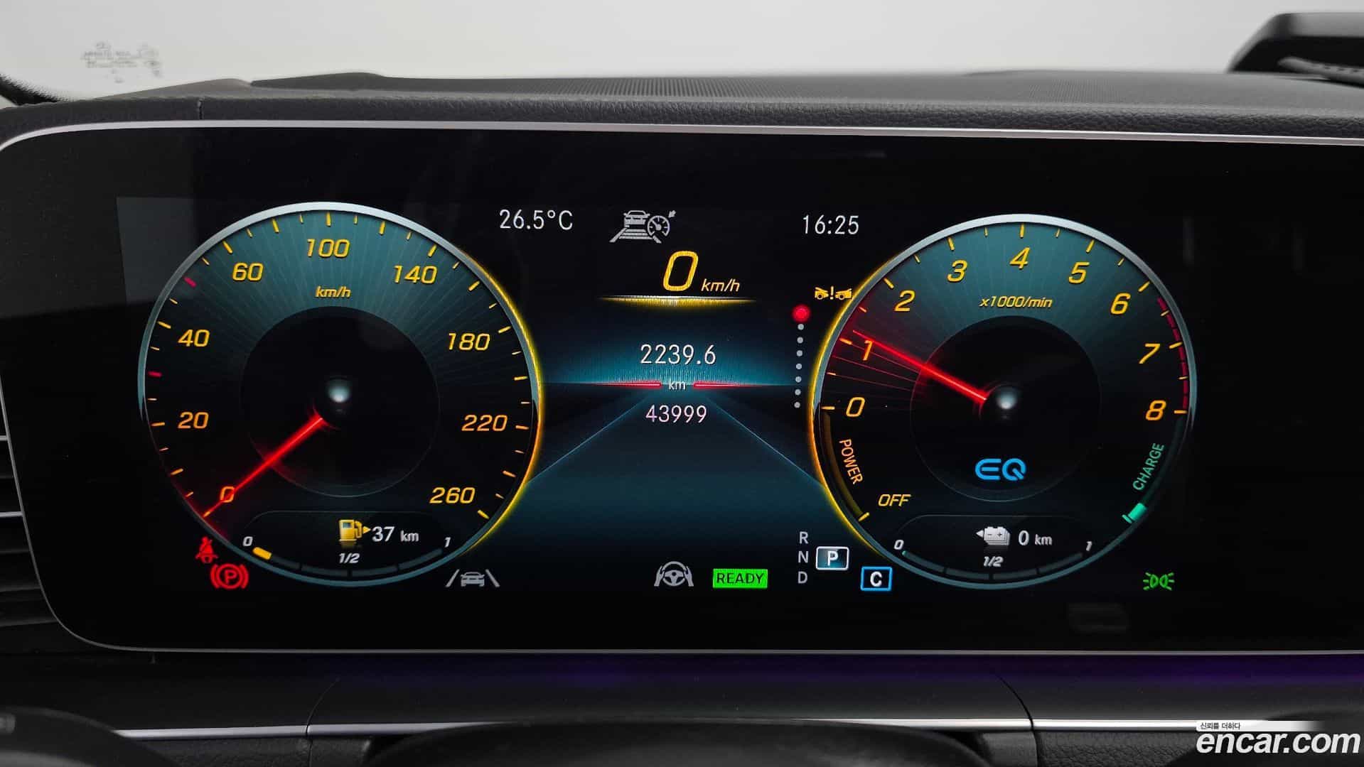GLE-Class Mercedes-Benz 2022.8-INNER-008