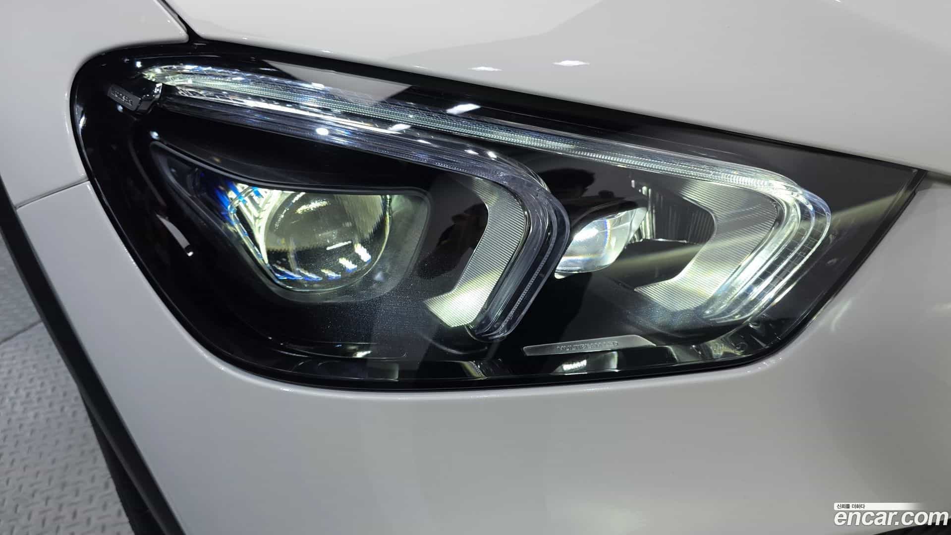 GLE-Class Mercedes-Benz 2022.8-OUTER-032