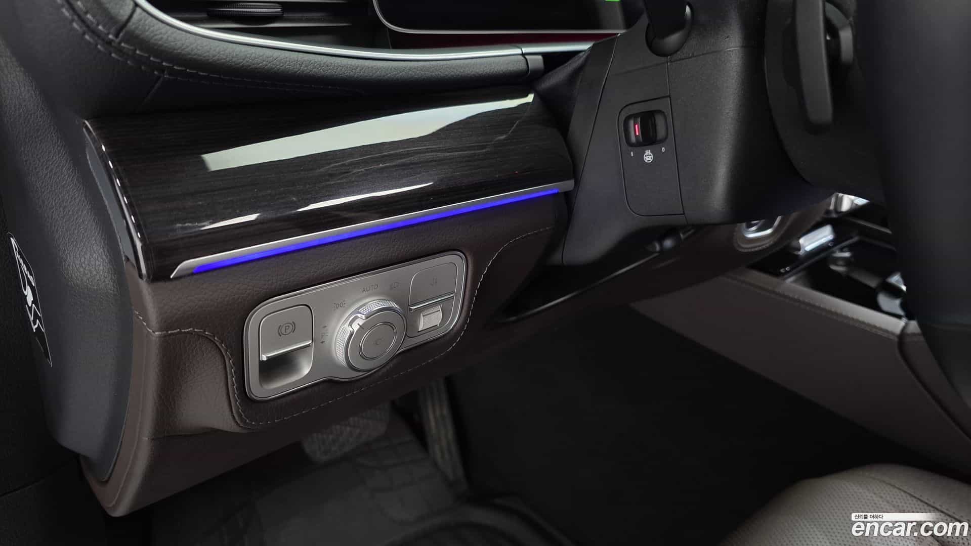 GLE-Class Mercedes-Benz 2022.8-OPTION-041