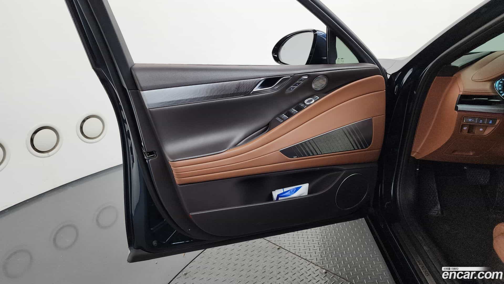 G80 Genesis 2022.0-INNER-034