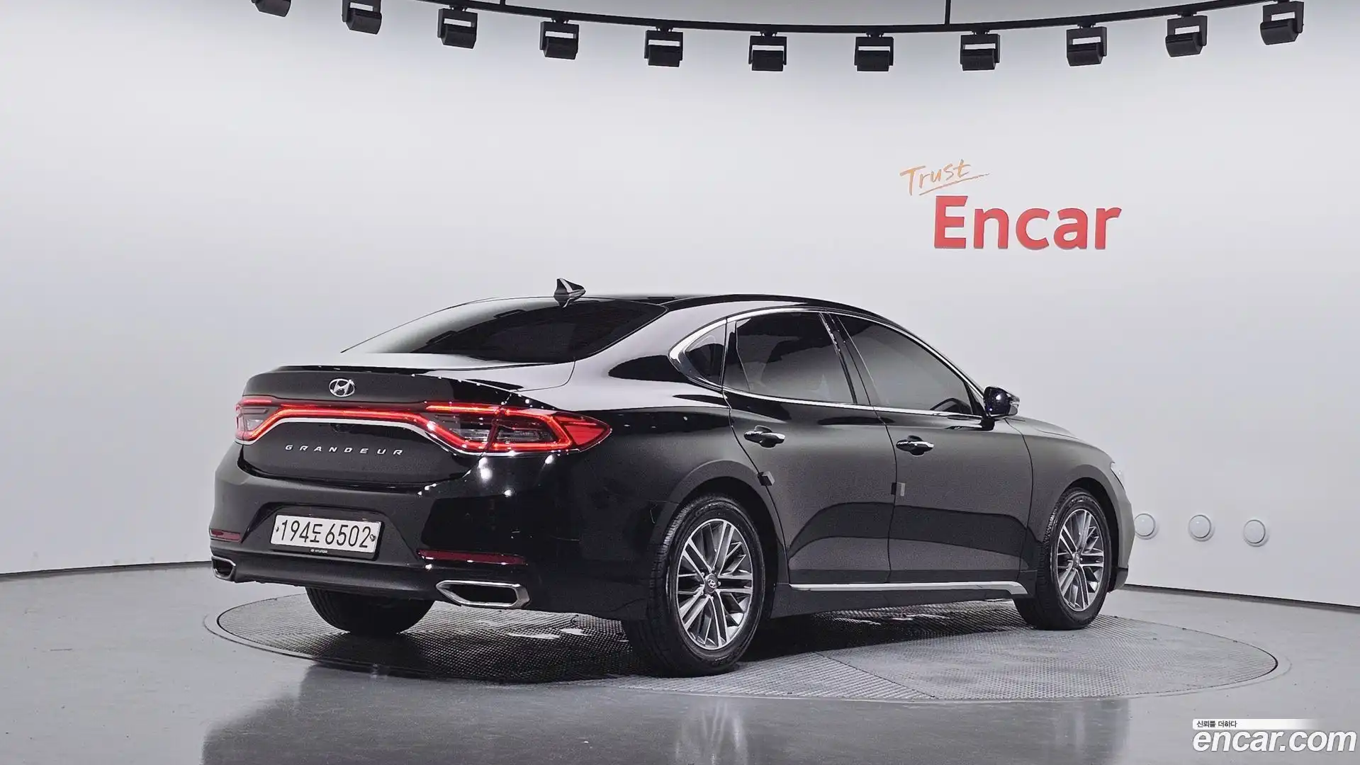 Grandeur Hyundai 2016.11-OUTER-002