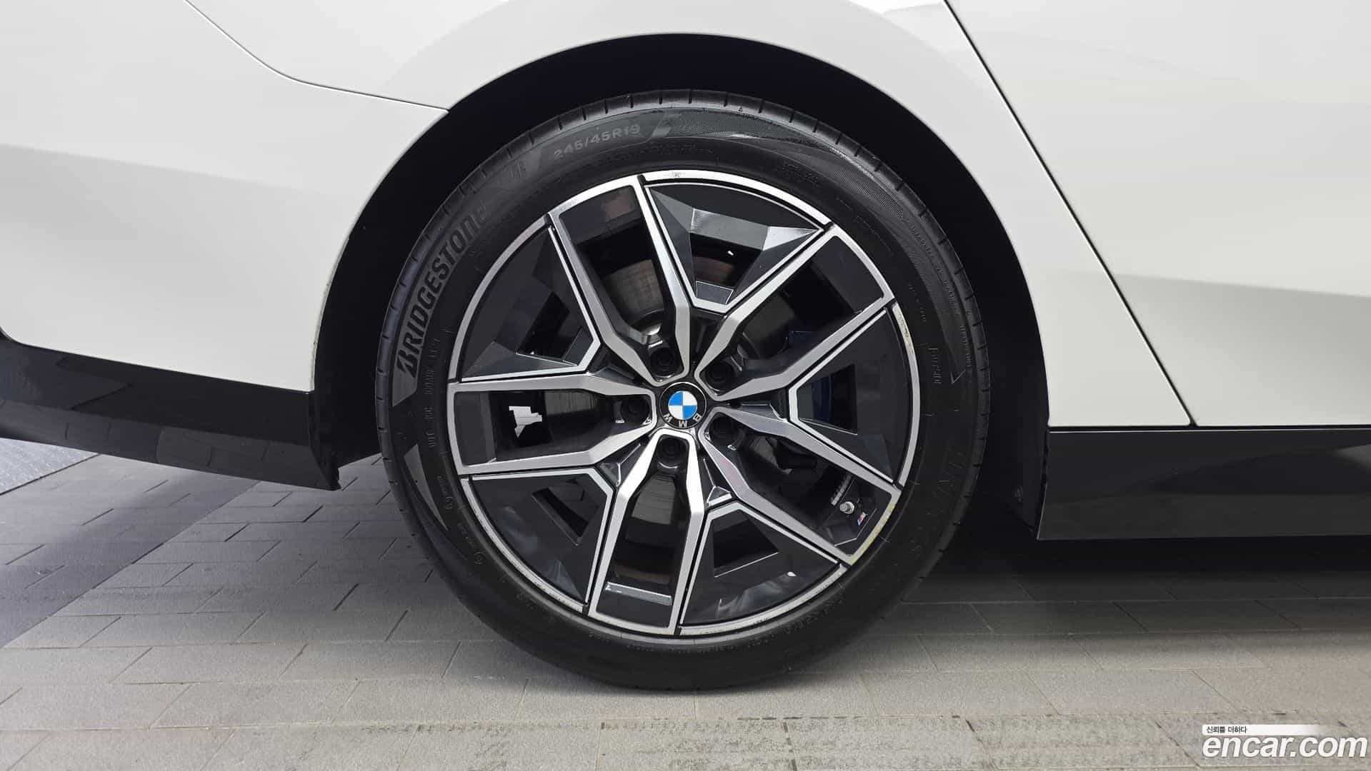 5-Series BMW 2024.1-OUTER-005