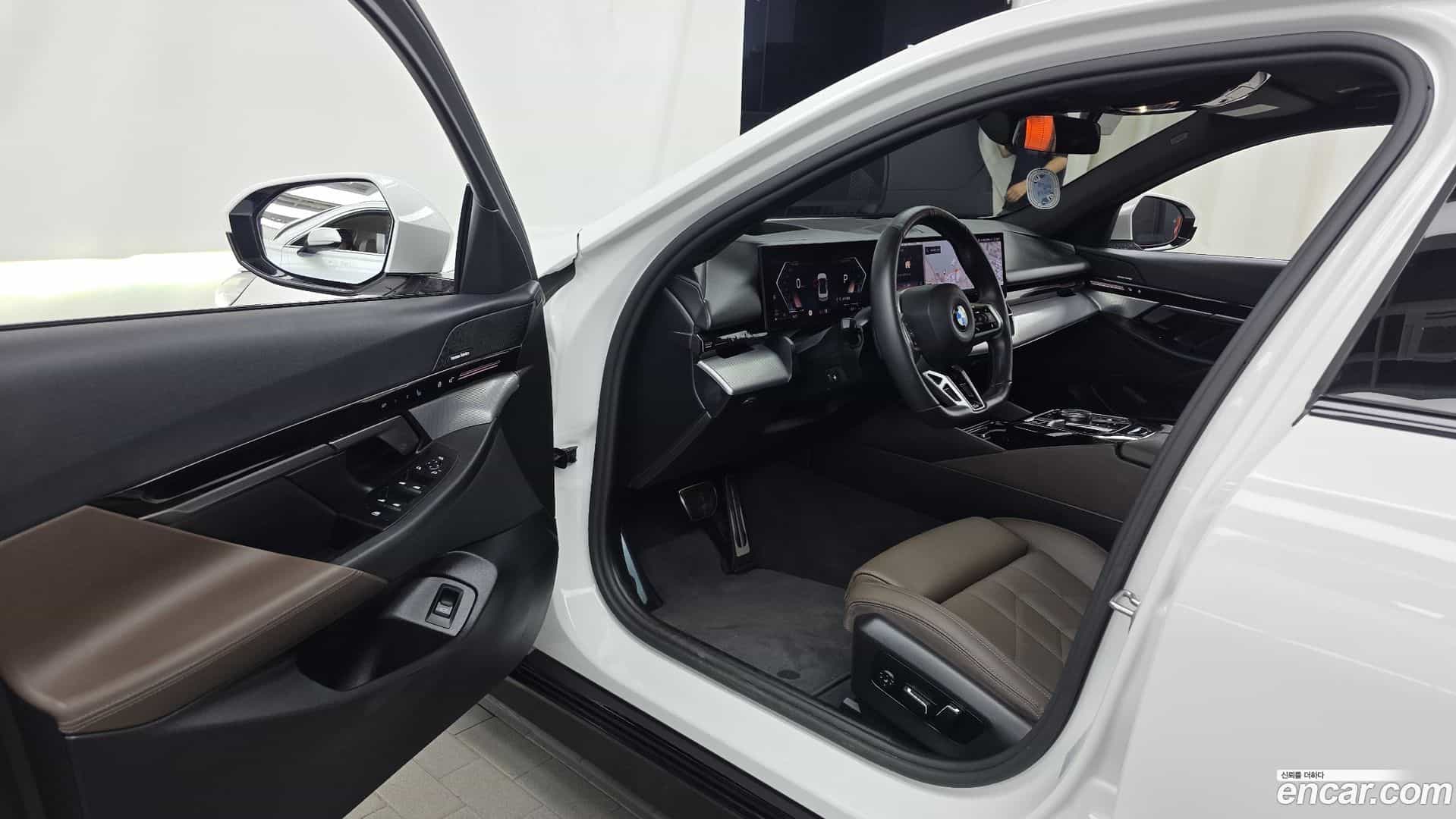 5-Series BMW 2024.1-INNER-010
