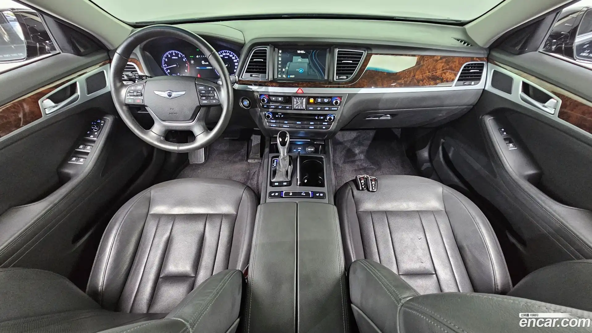 Genesis Hyundai 2016.0-INNER-007