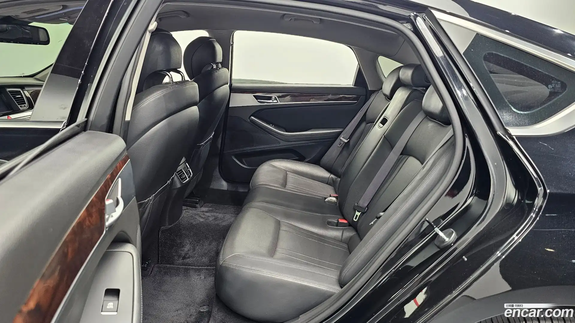 Genesis Hyundai 2016.0-OPTION-015