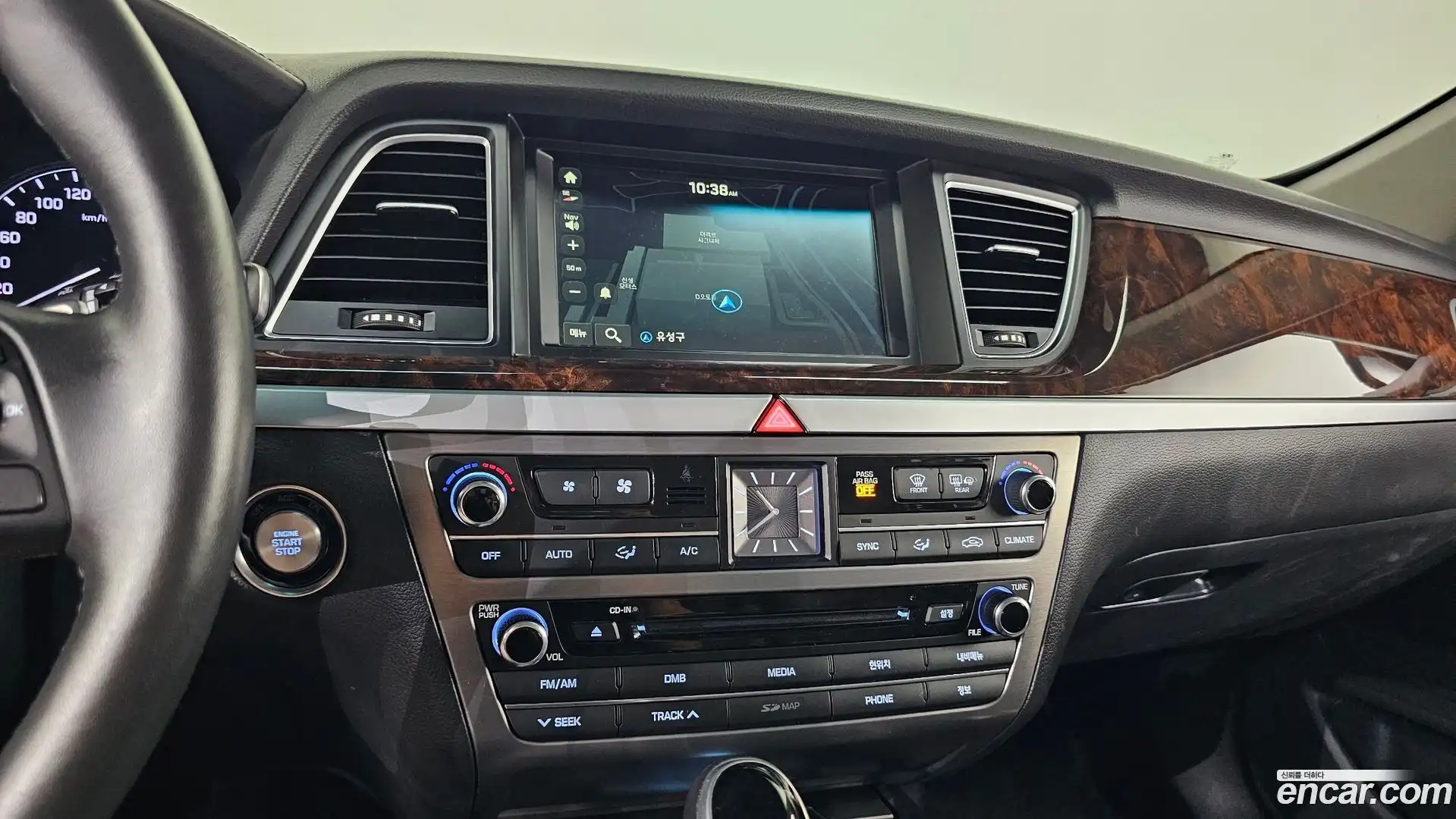 Genesis Hyundai 2016.0-OPTION-017