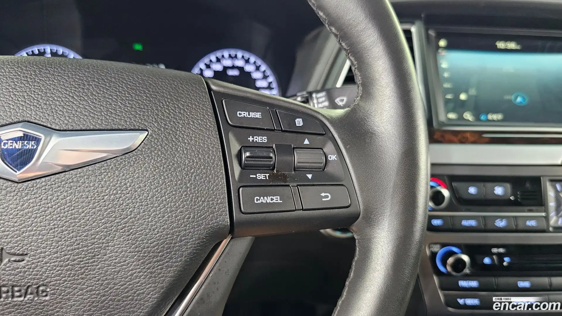 Genesis Hyundai 2016.0-OPTION-022