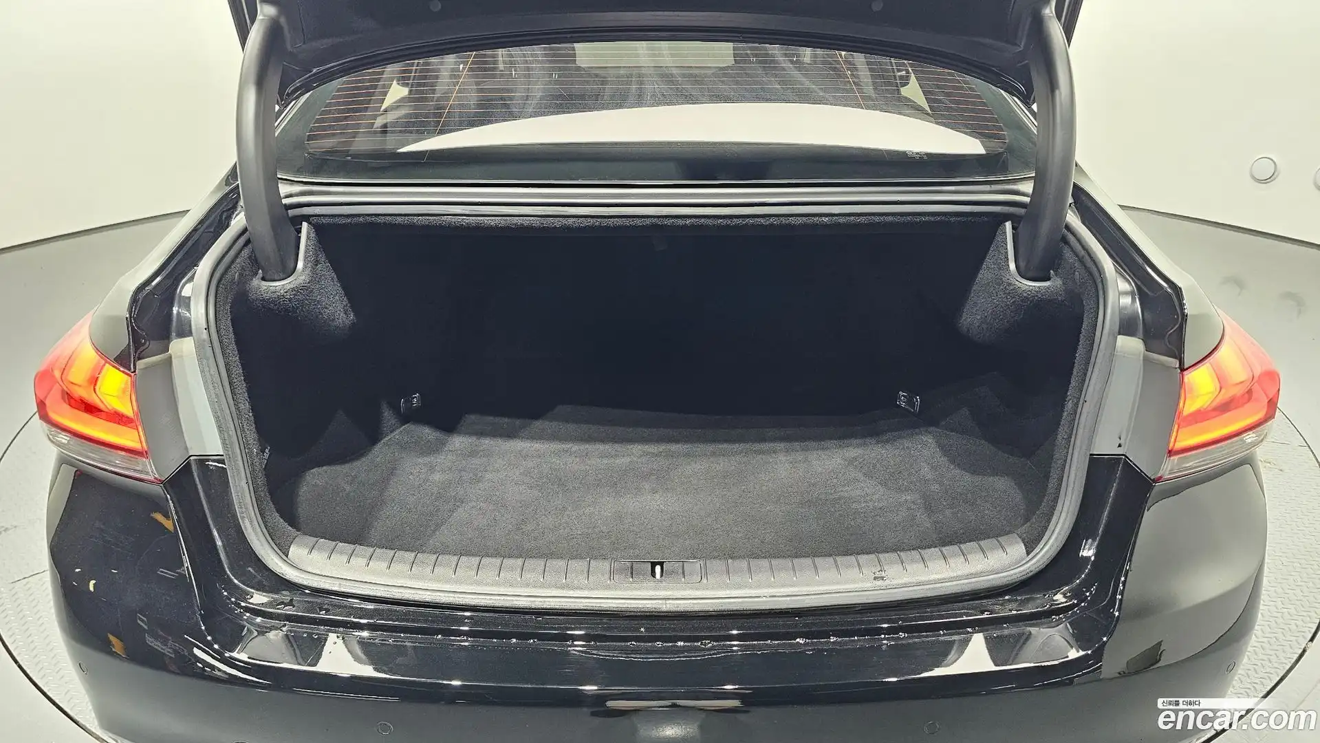 Genesis Hyundai 2016.0-OPTION-023