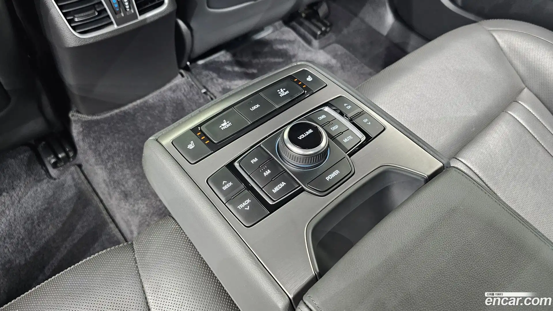 Genesis Hyundai 2016.0-OPTION-024