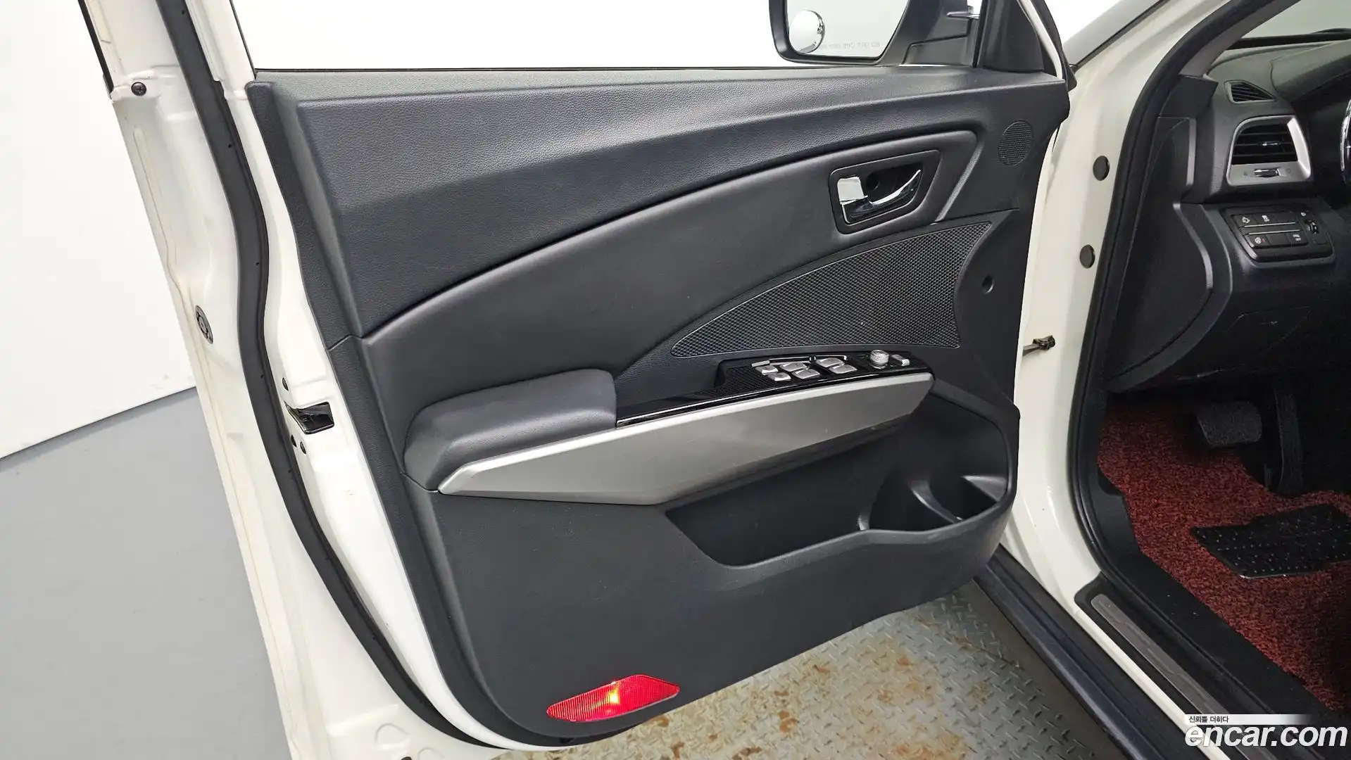 TIBOLI KG Mobility 2015.6-INNER-034