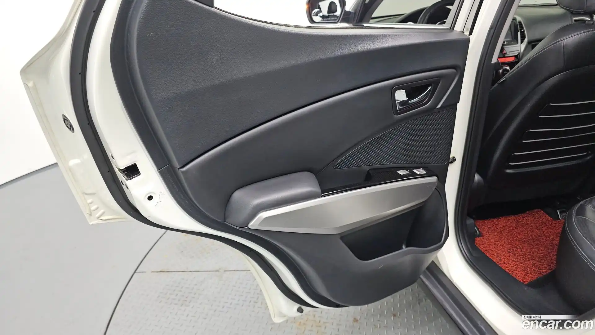 TIBOLI KG Mobility 2015.6-INNER-035