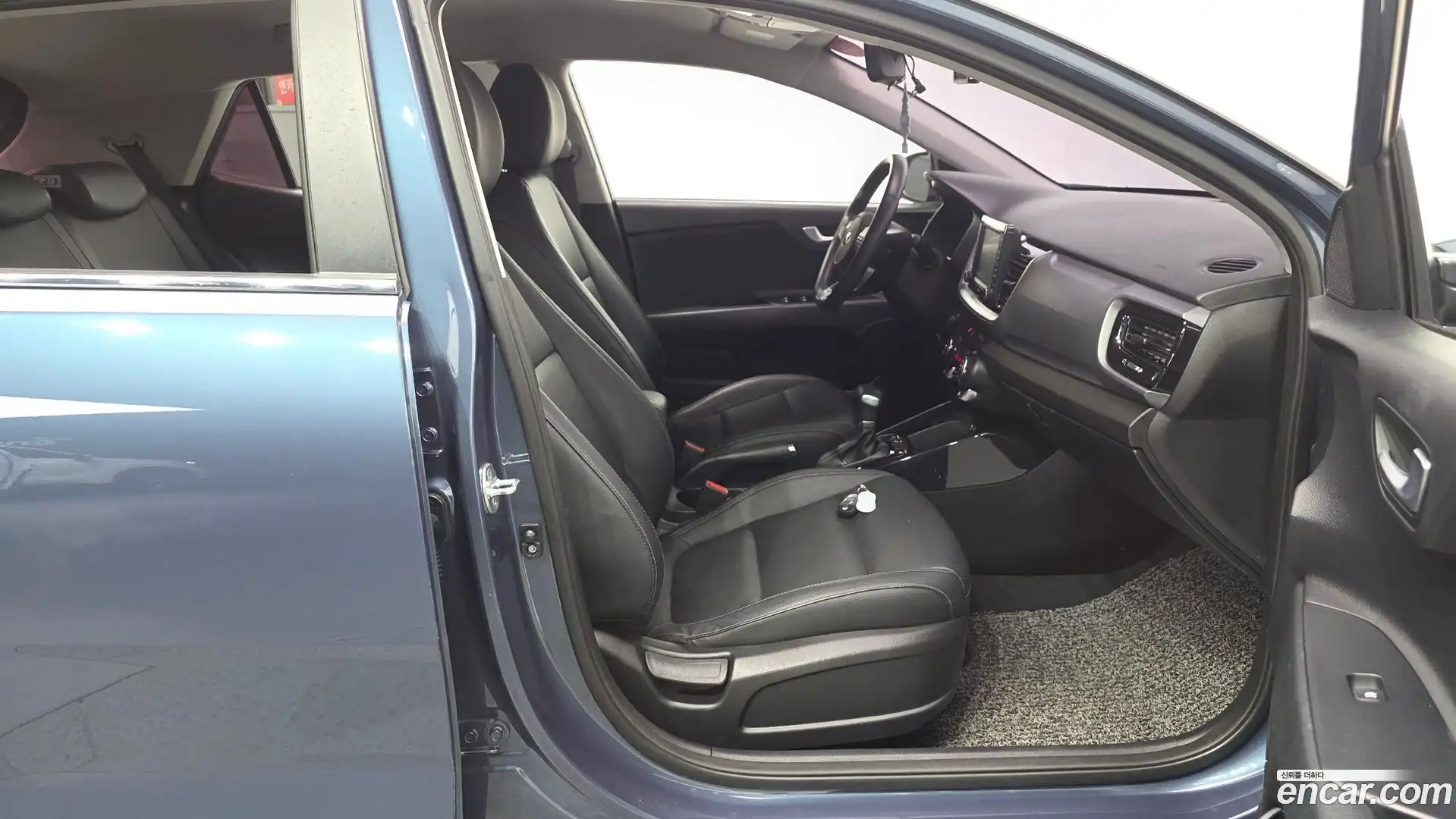 Stonic Kia 2018.0-INNER-036
