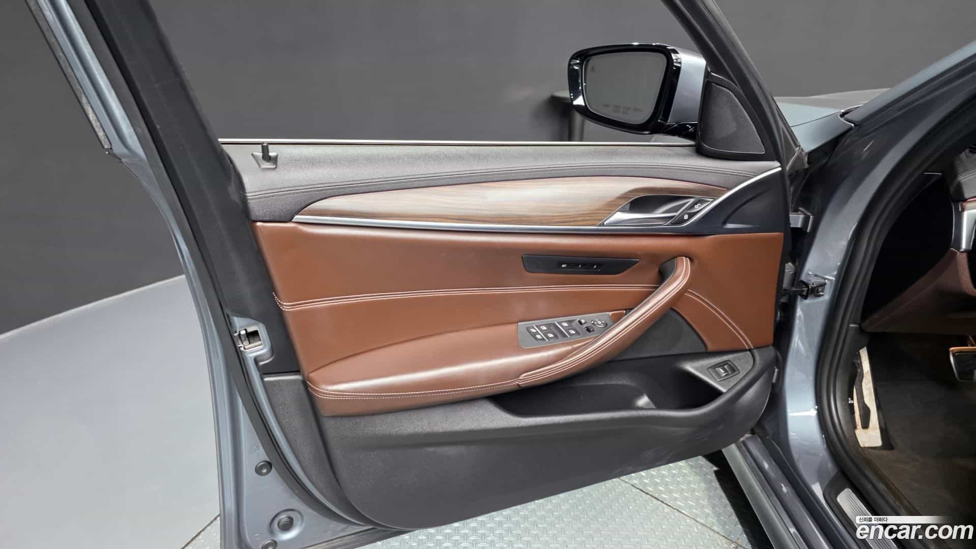 5-Series BMW 2018.0-INNER-034