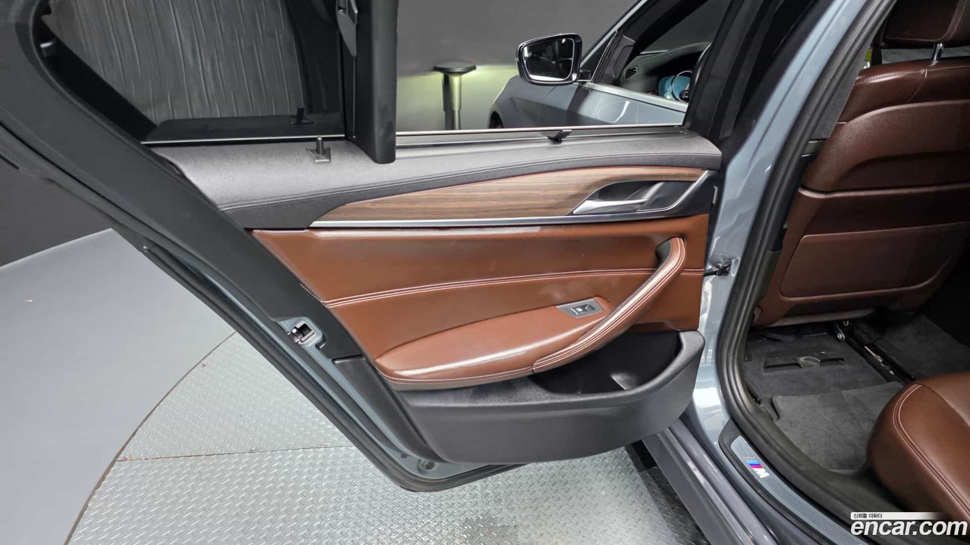 5-Series BMW 2018.0-INNER-035