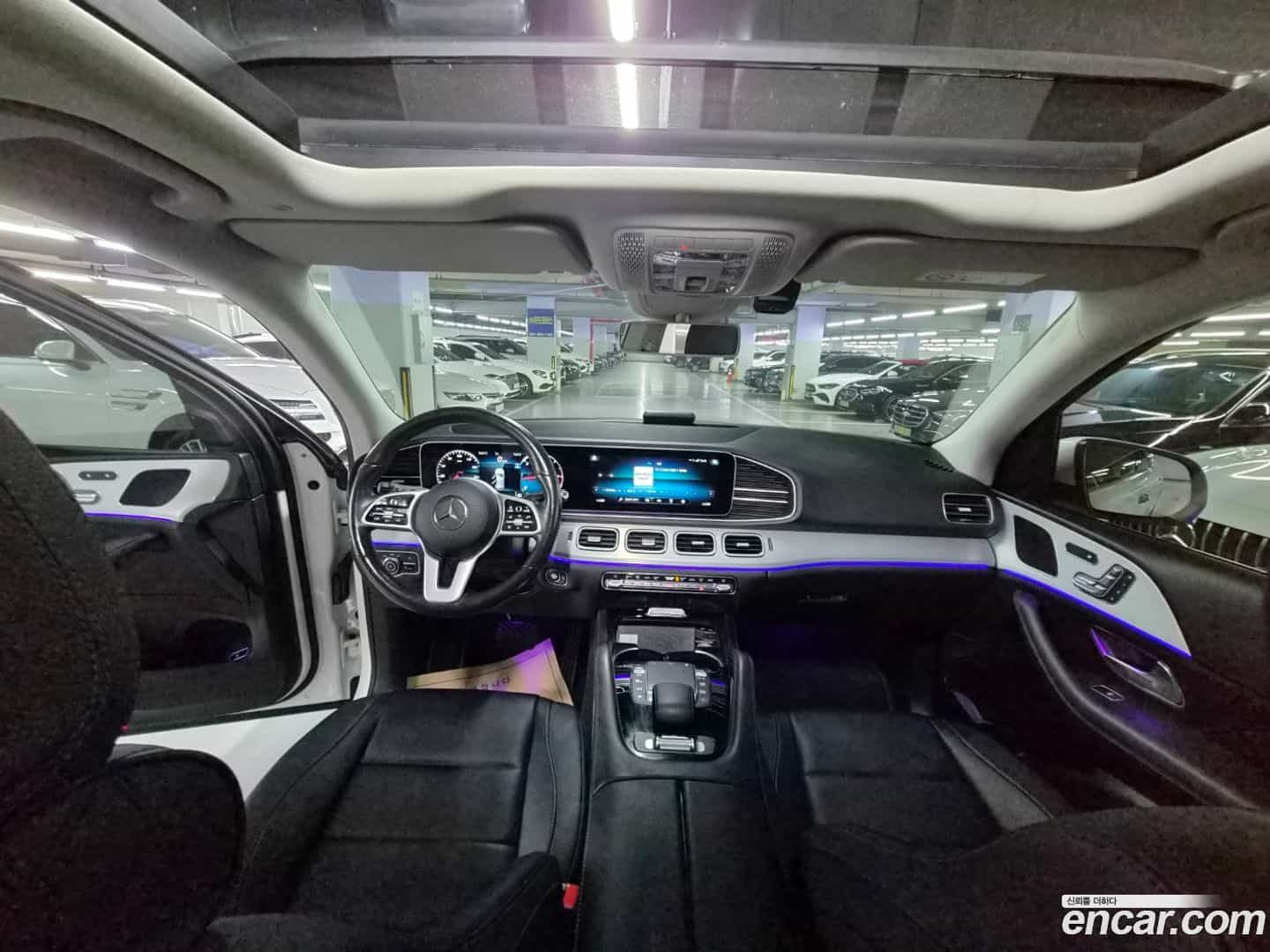 GLE-Class Mercedes-Benz 2020.9-INNER-007