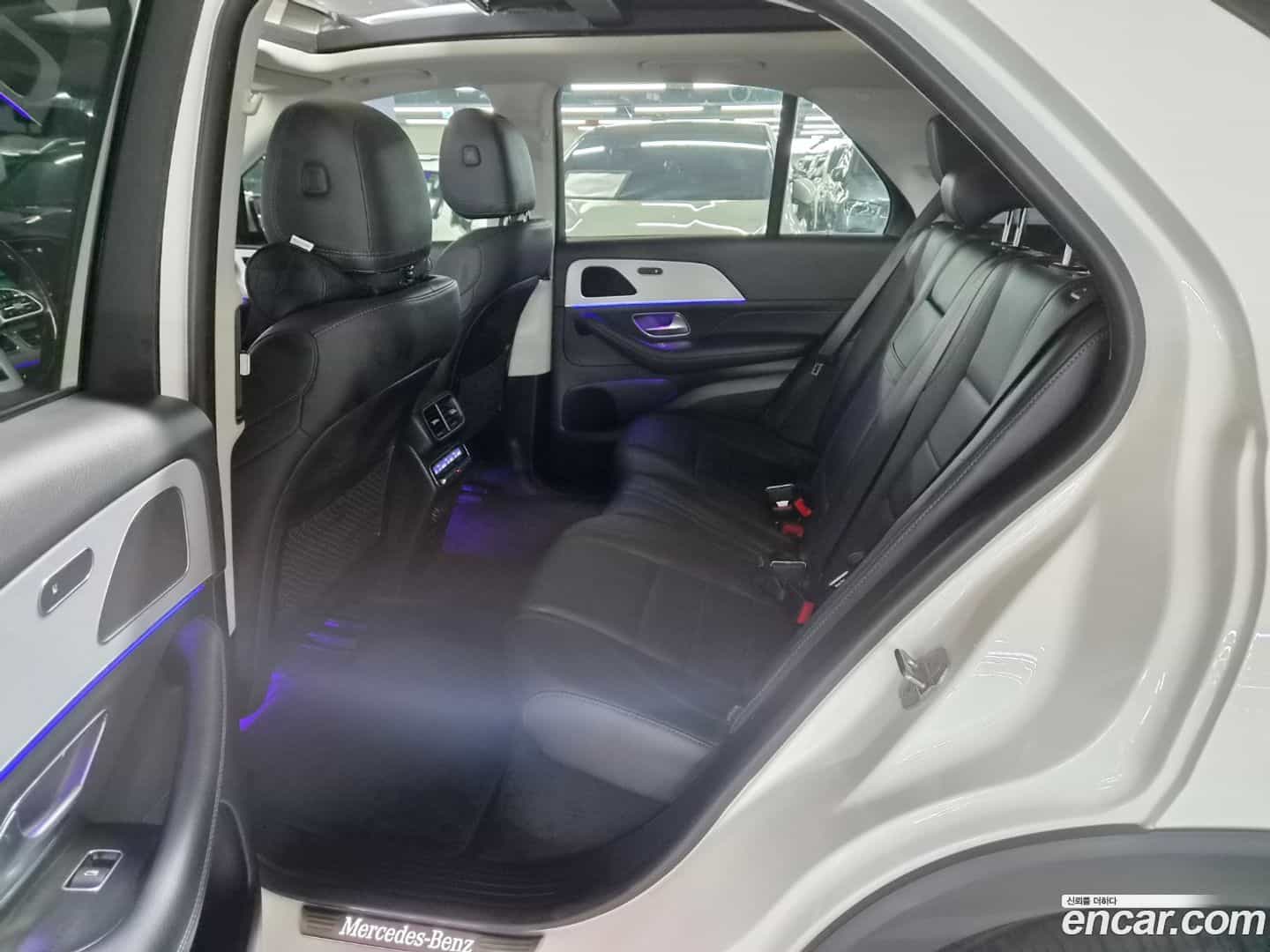 GLE-Class Mercedes-Benz 2020.9-INNER-010
