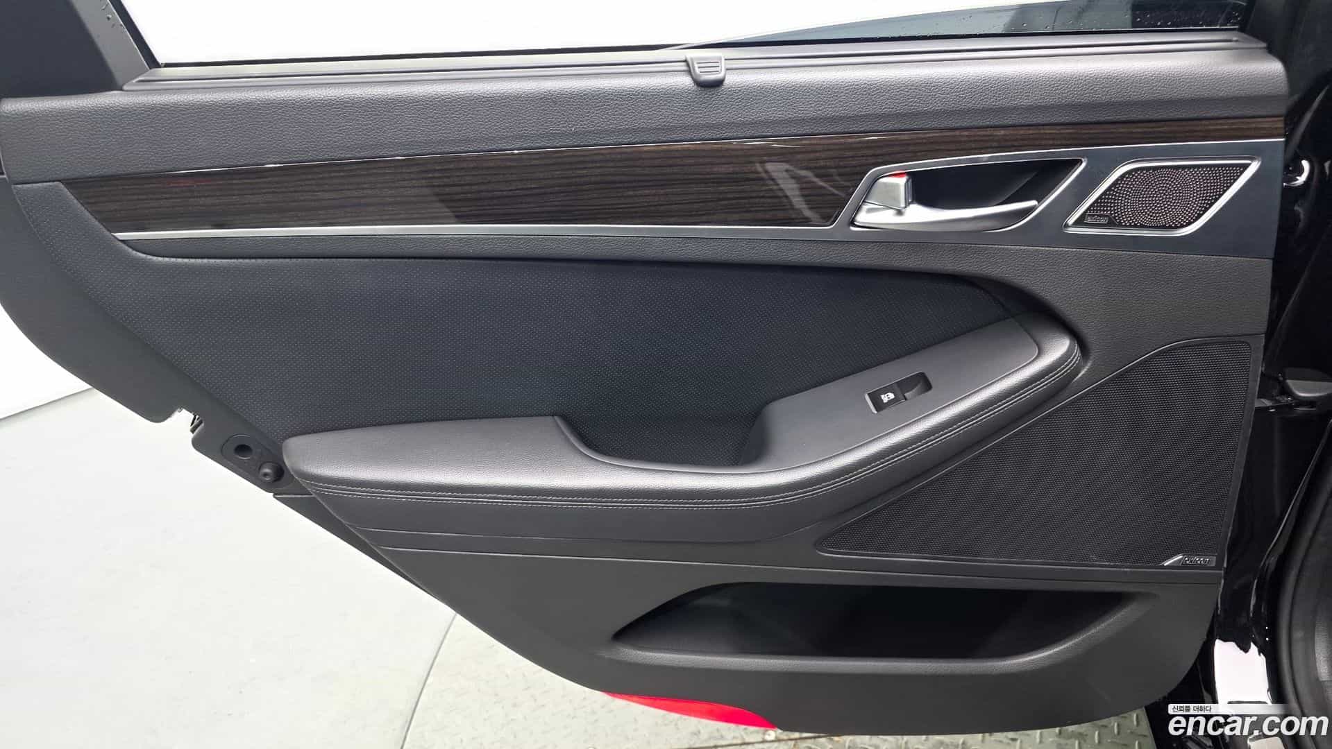 G80 Genesis 2019.8-INNER-035